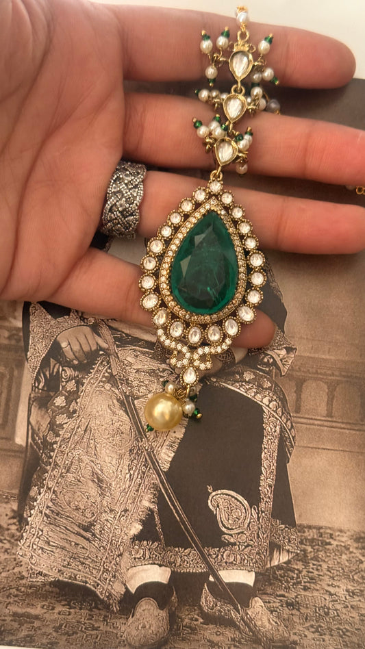 Emerald tear drop style victorian Mangtika