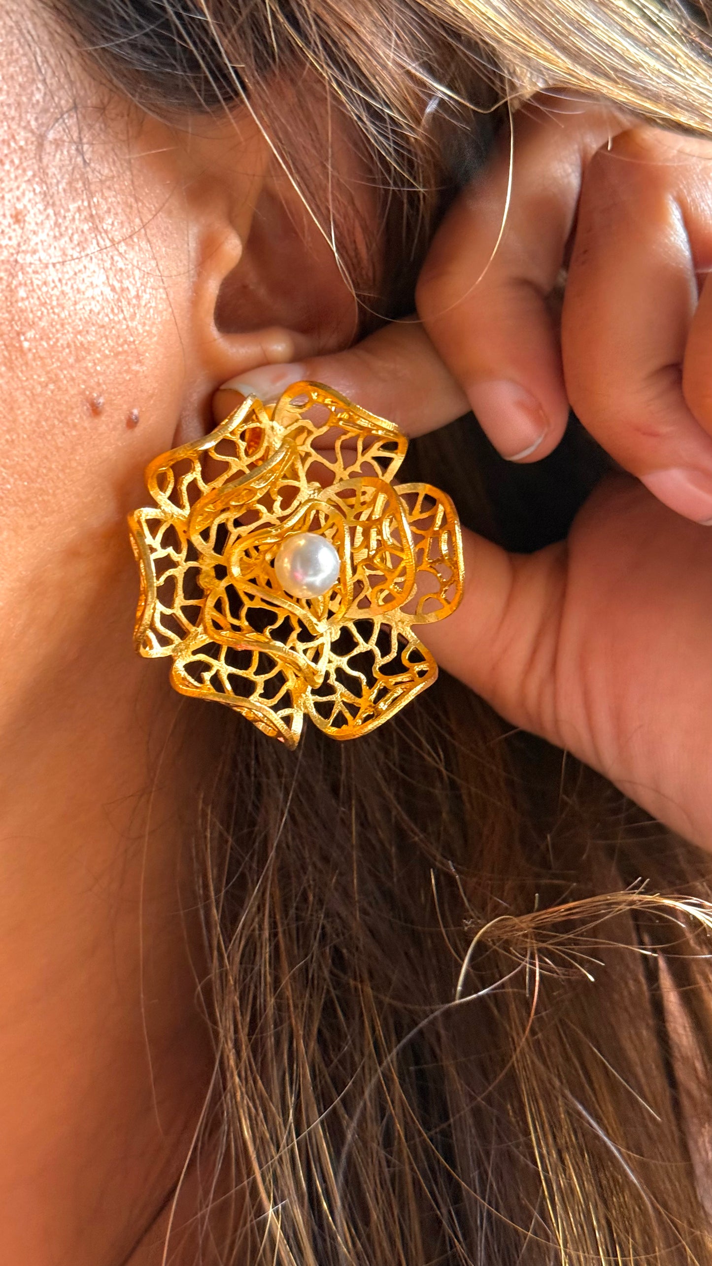 24kt Dubai Gold inspired floral loop with pearl detailing
