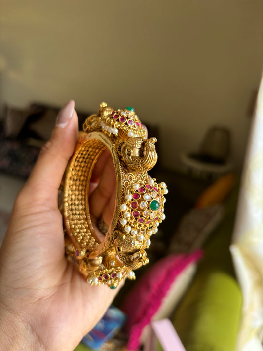 Gajj&paachi rajwada bangle pair