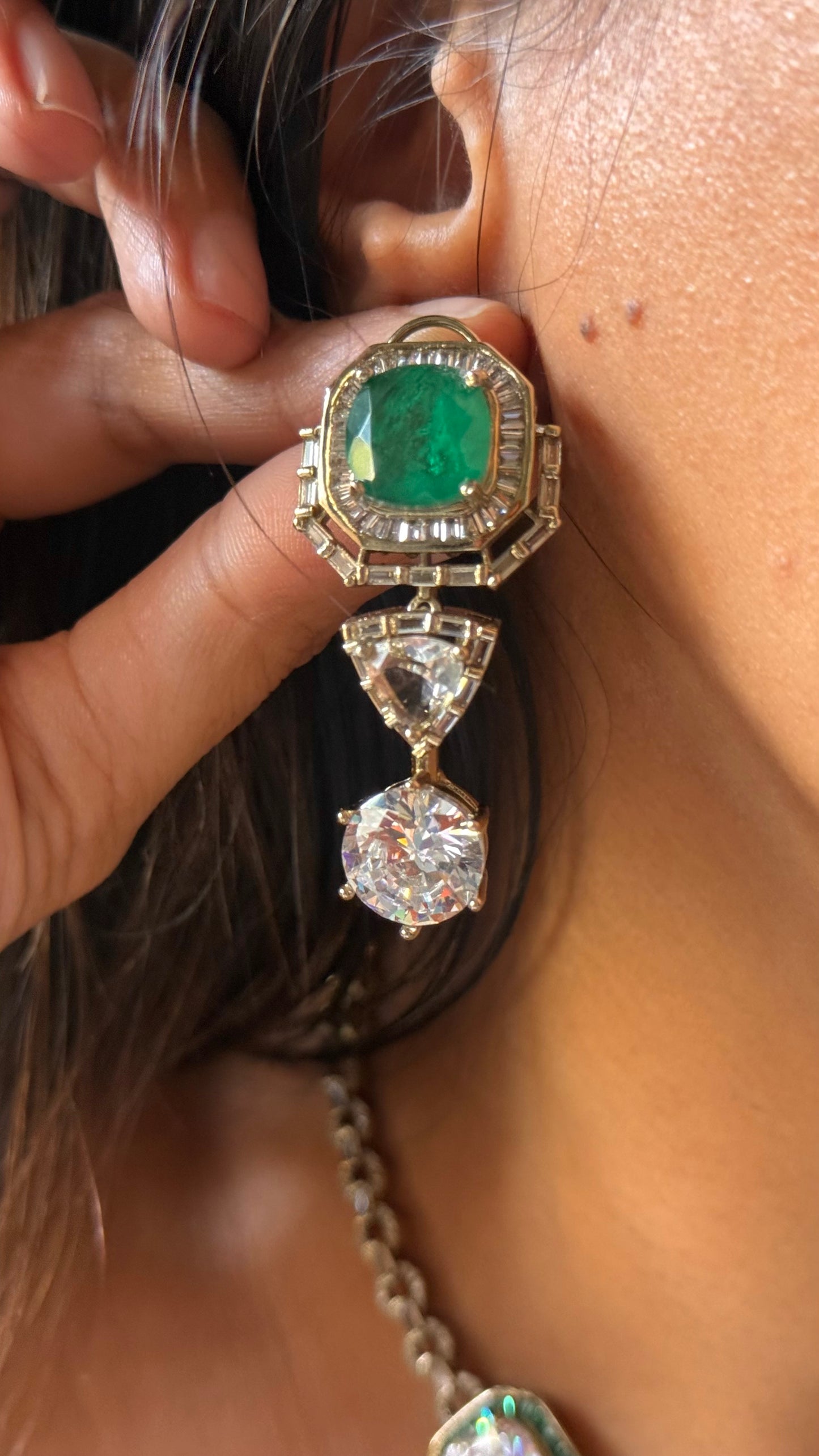 Emerald doublet with cz diamond minimalist set