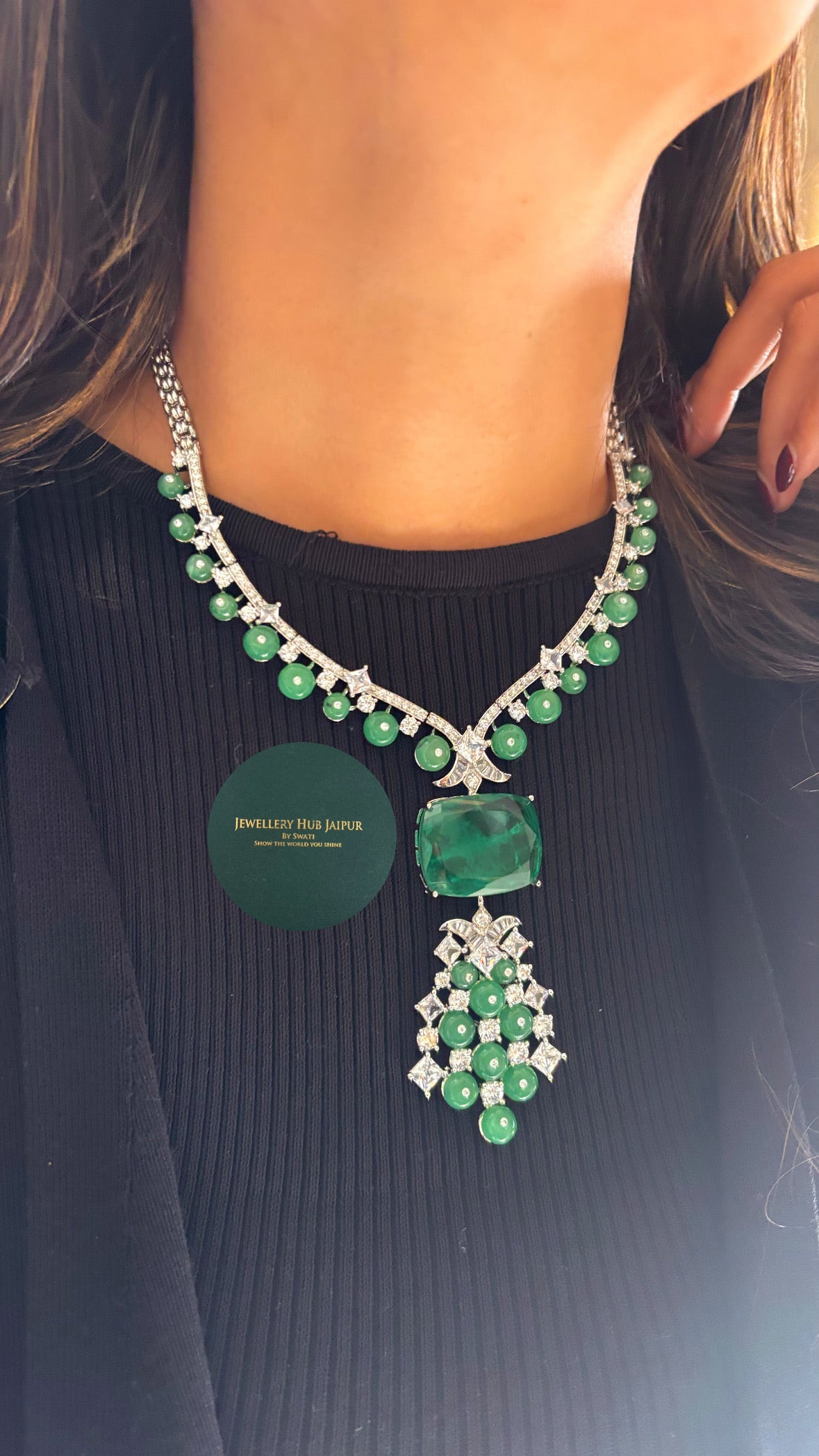 Cocktail emerald necklace