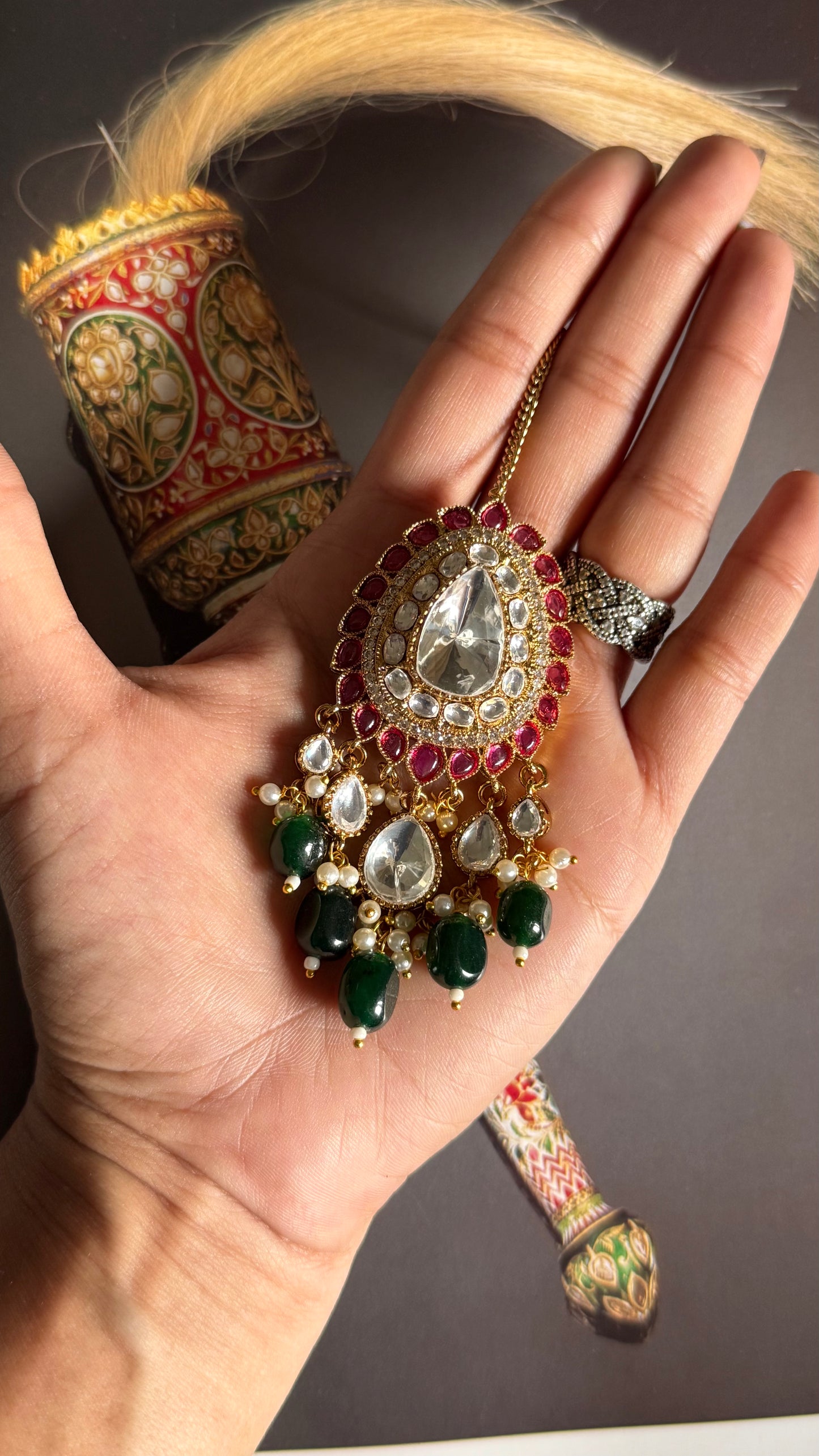 Rani pink & emerald maangtika