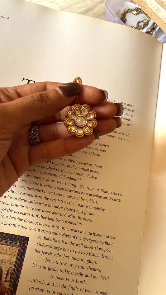 Ruby meenakari borla