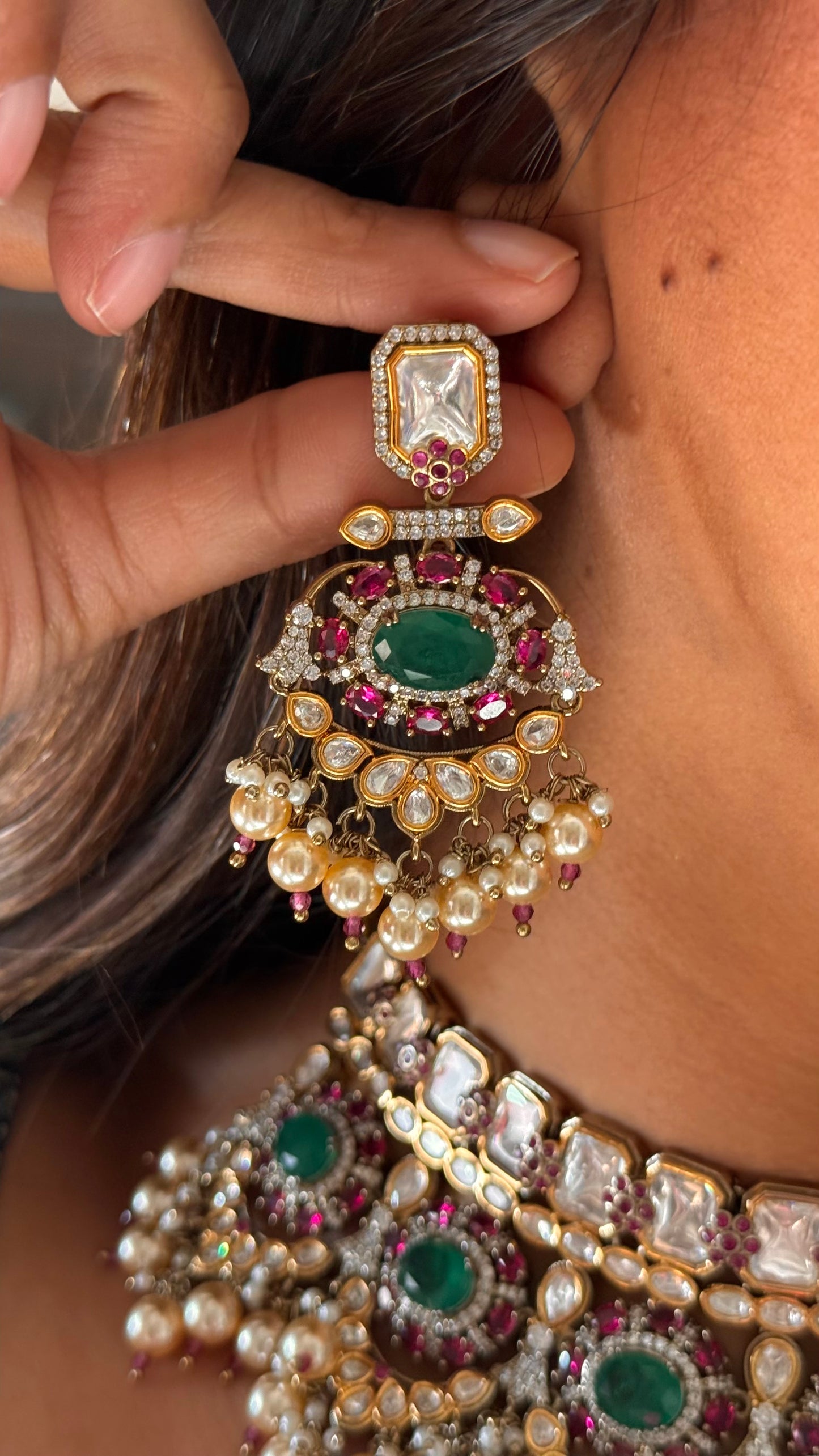 Rani pink & emerald floral designer choker