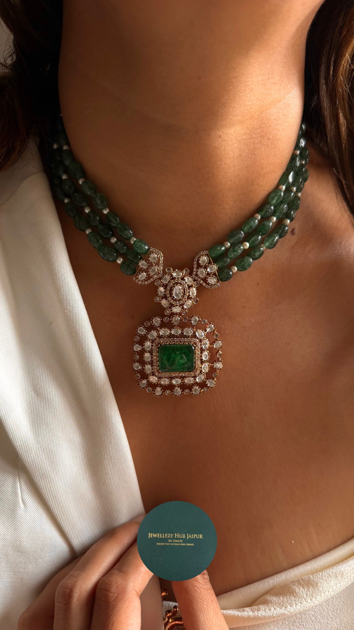 Emerald square pendant with pearl detailing collar Necklace