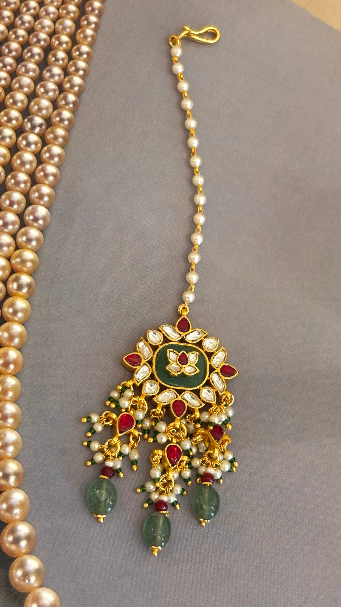 Emerald inlay heritage maangtika