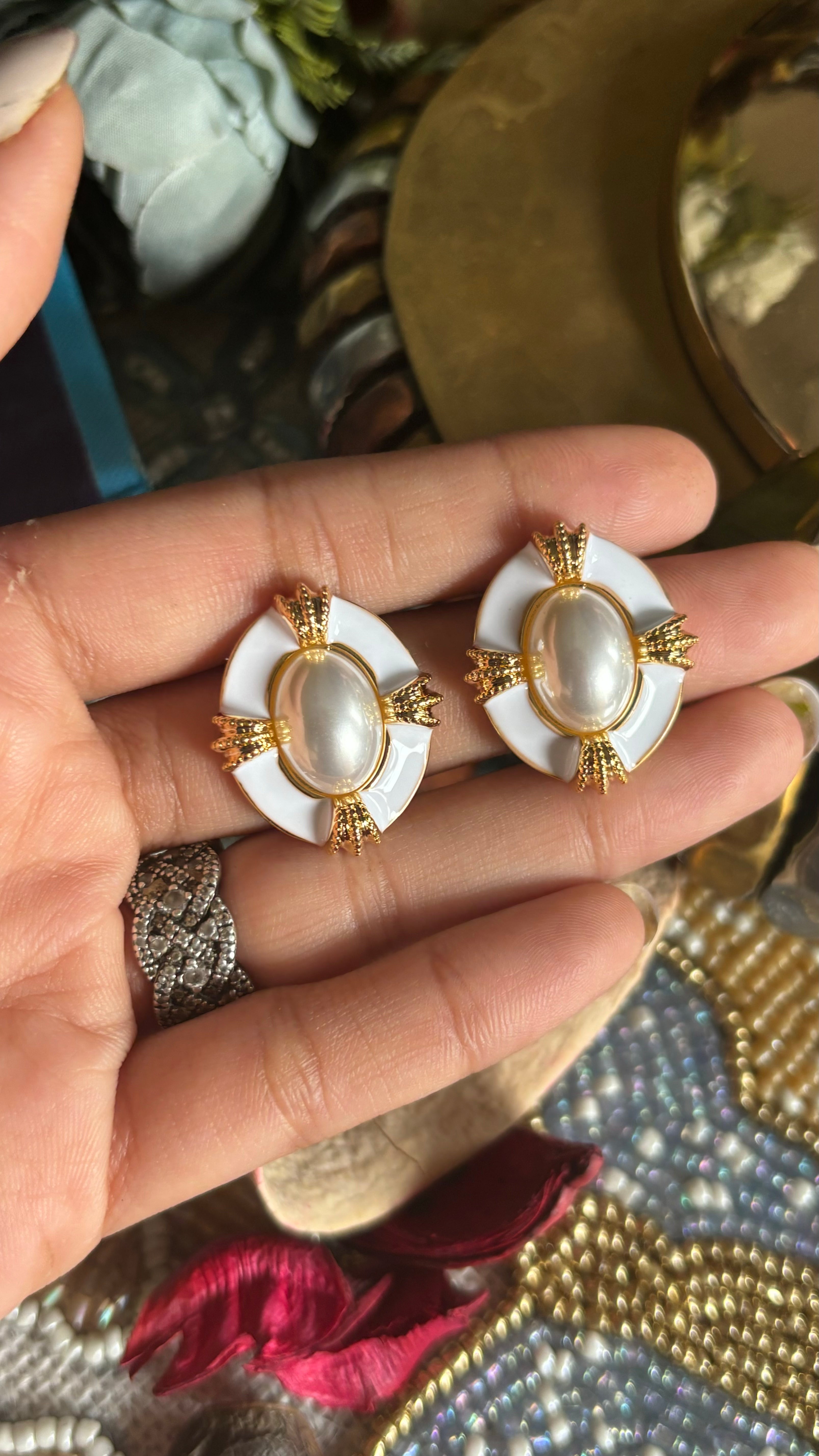 Panache pearl studs