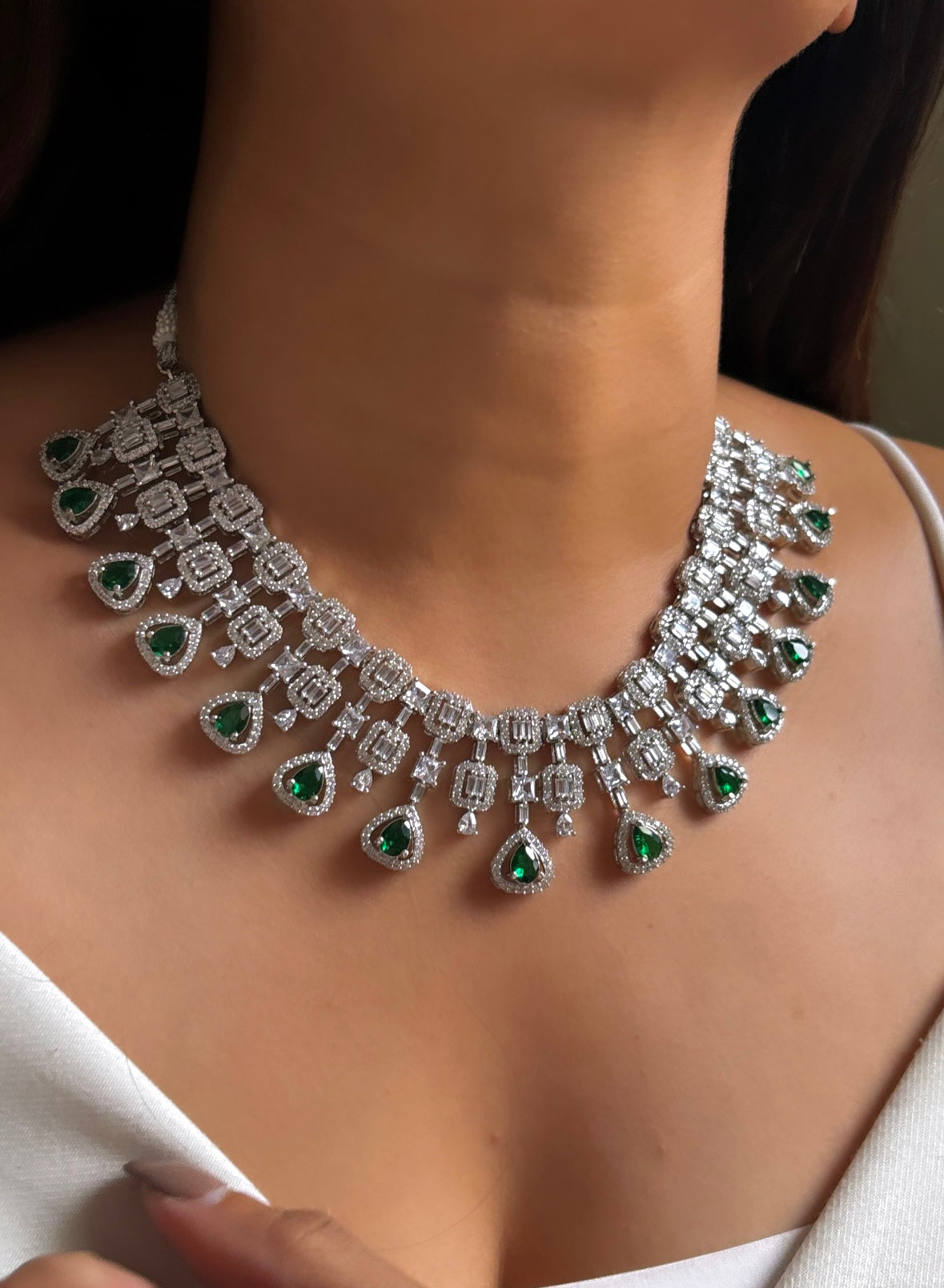 Emerald diamond necklace