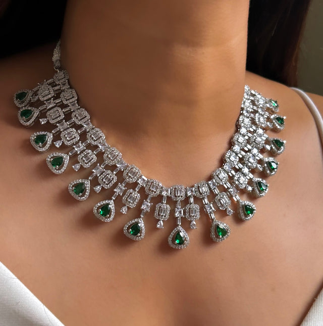 Emerald diamond necklace