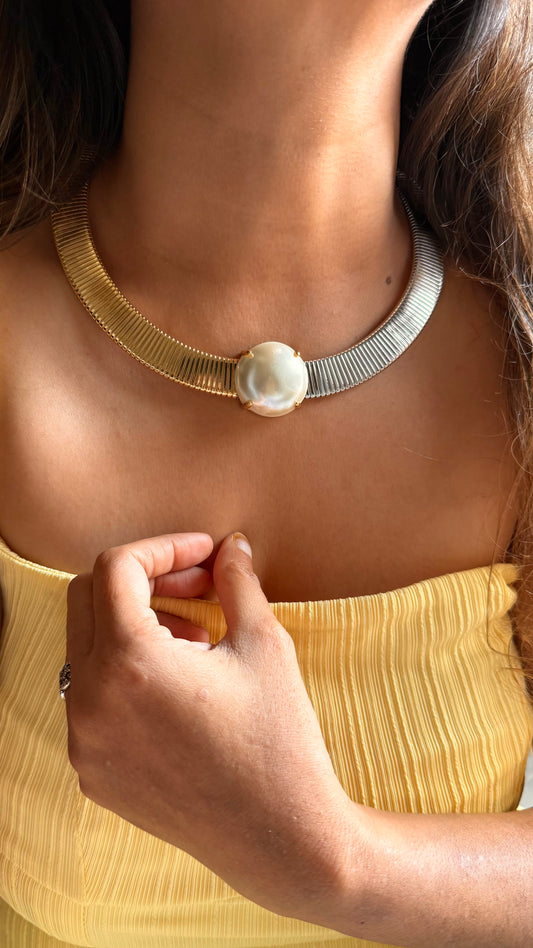 Dual colour minimalist pearl necklace