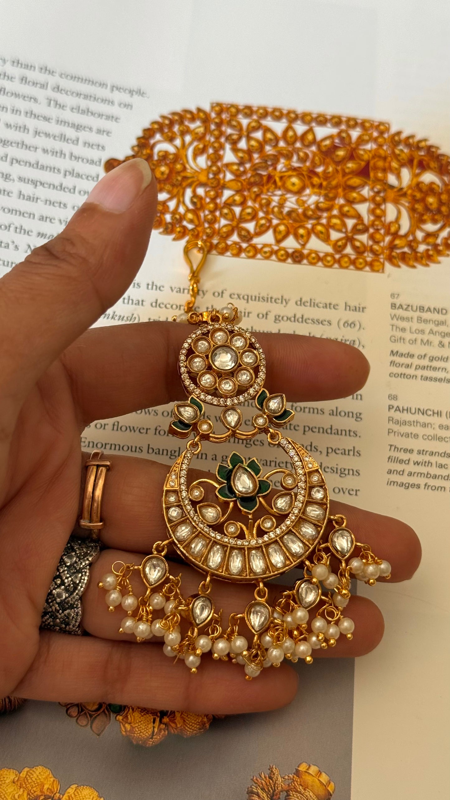 Paachi emerald takkar work maangtika
