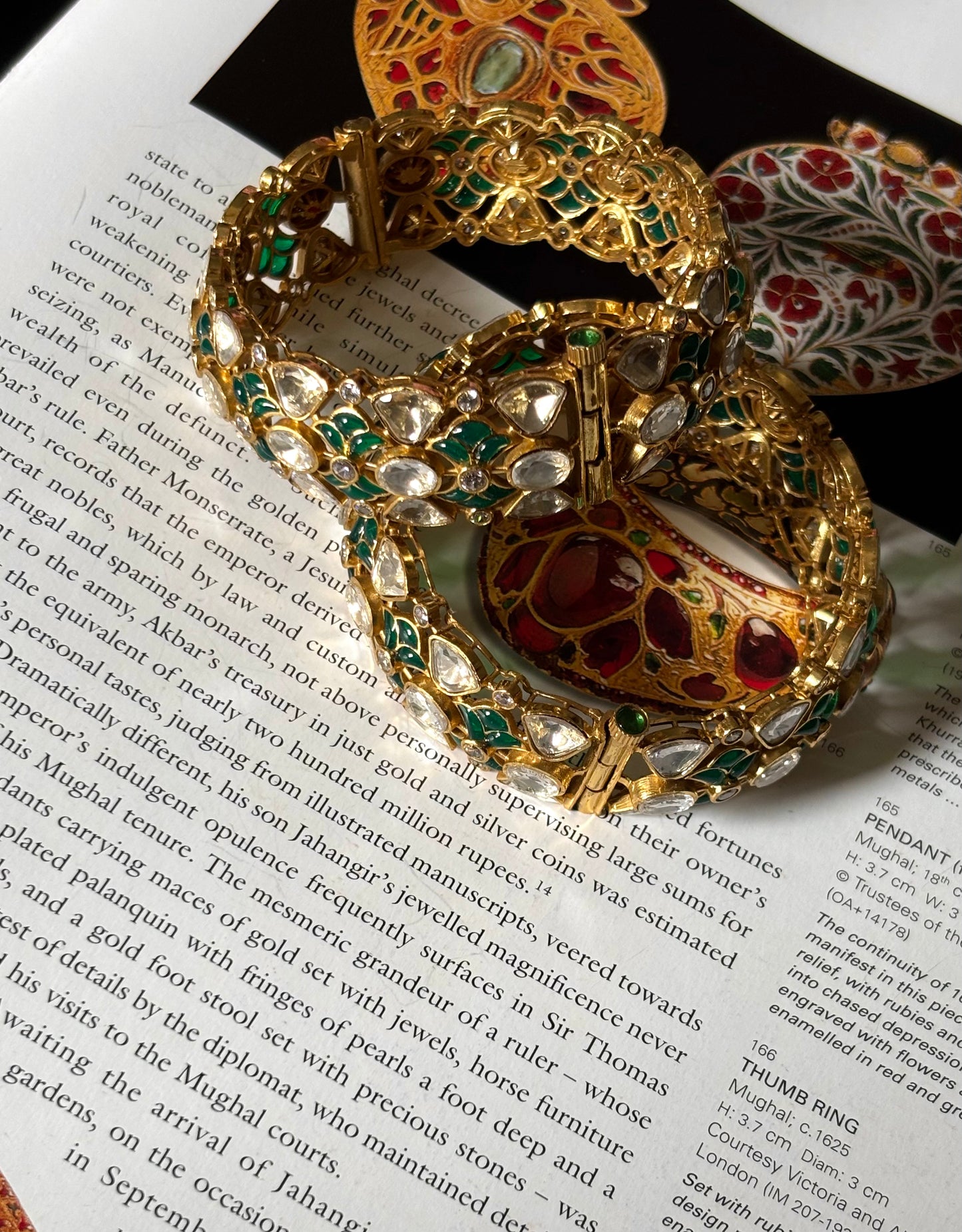 Emerald katdana peeli polki openable bangles