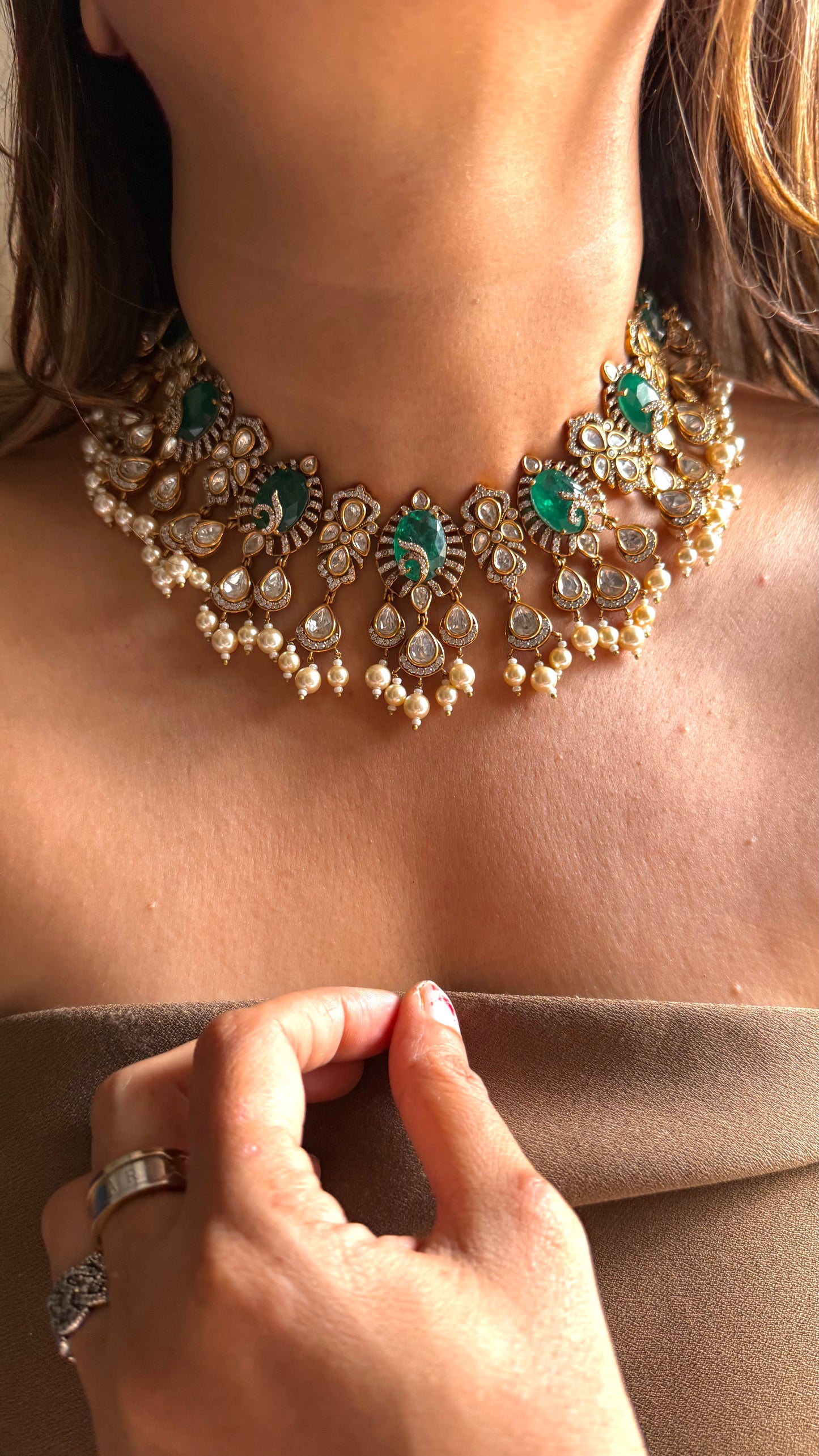 Emerald victorian designer collar necklace with pearl detailing