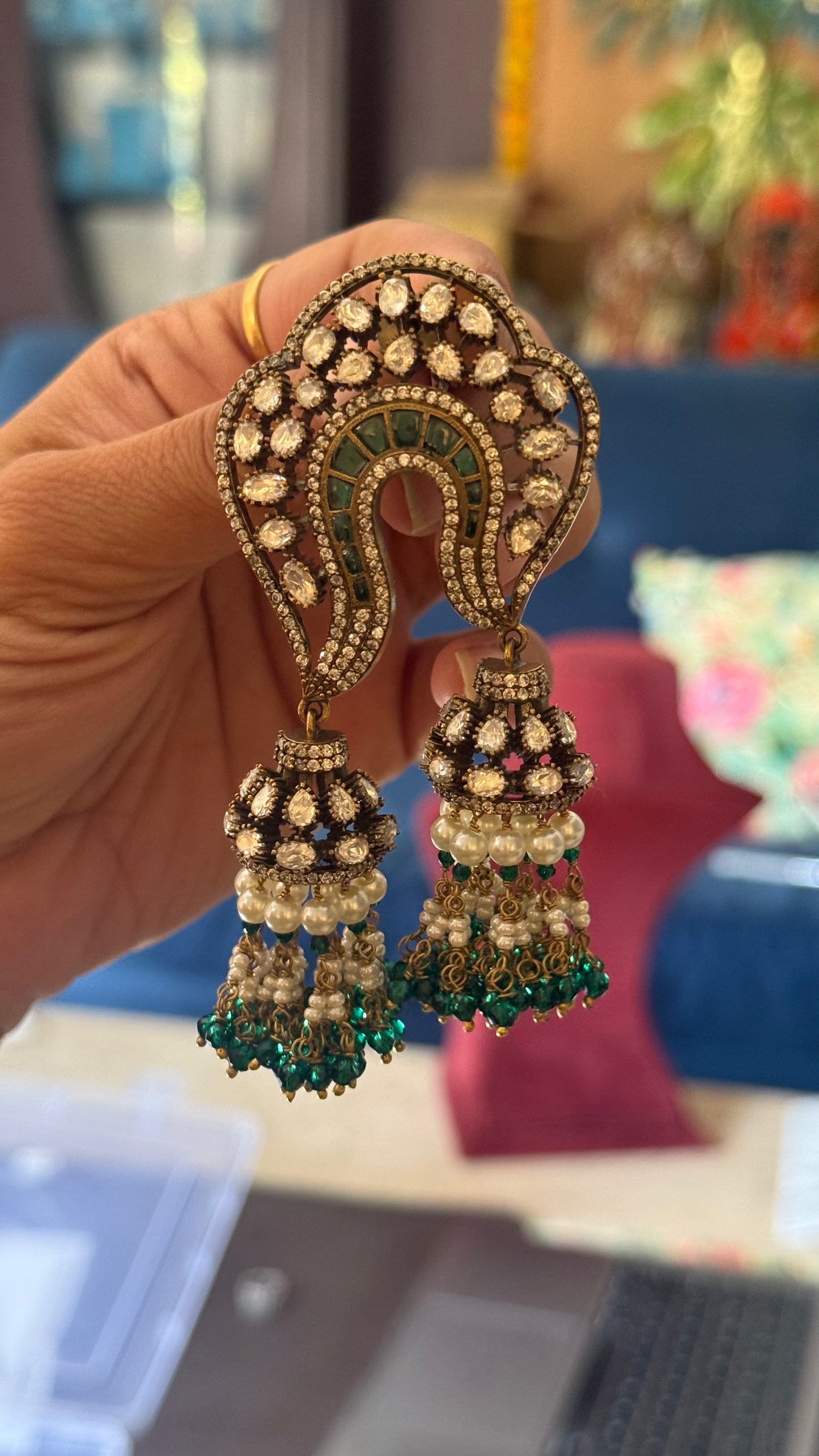 Emerald takkar victorian danglers
