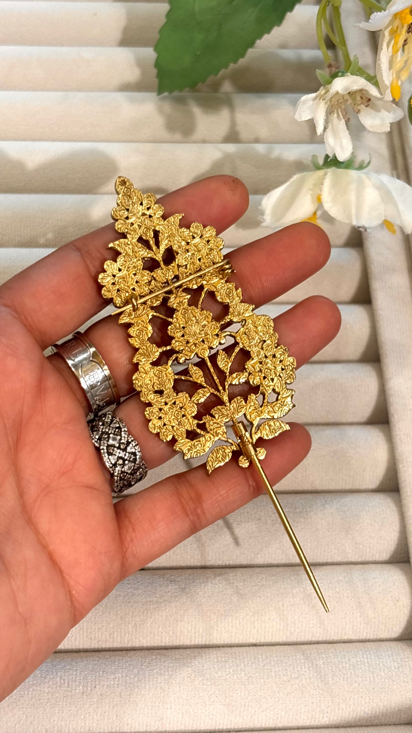 Heritage inspired 2 in 1 Brooch & Kalgi