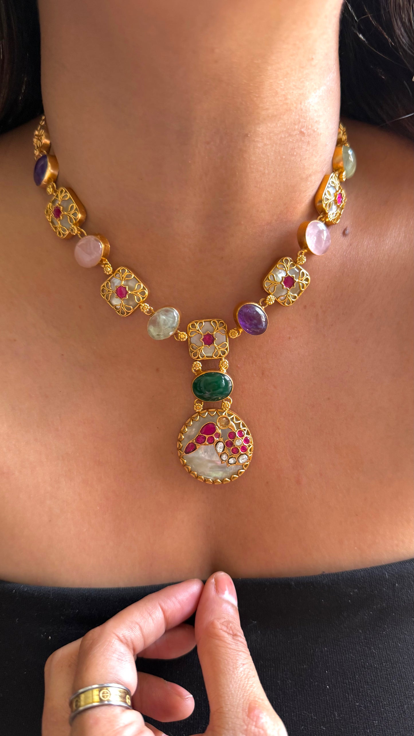 Natural stone, floral multicolour necklace
