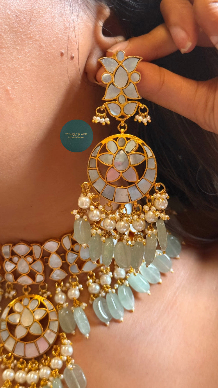 Heritage mother of pearls paachi with mint drops choker set