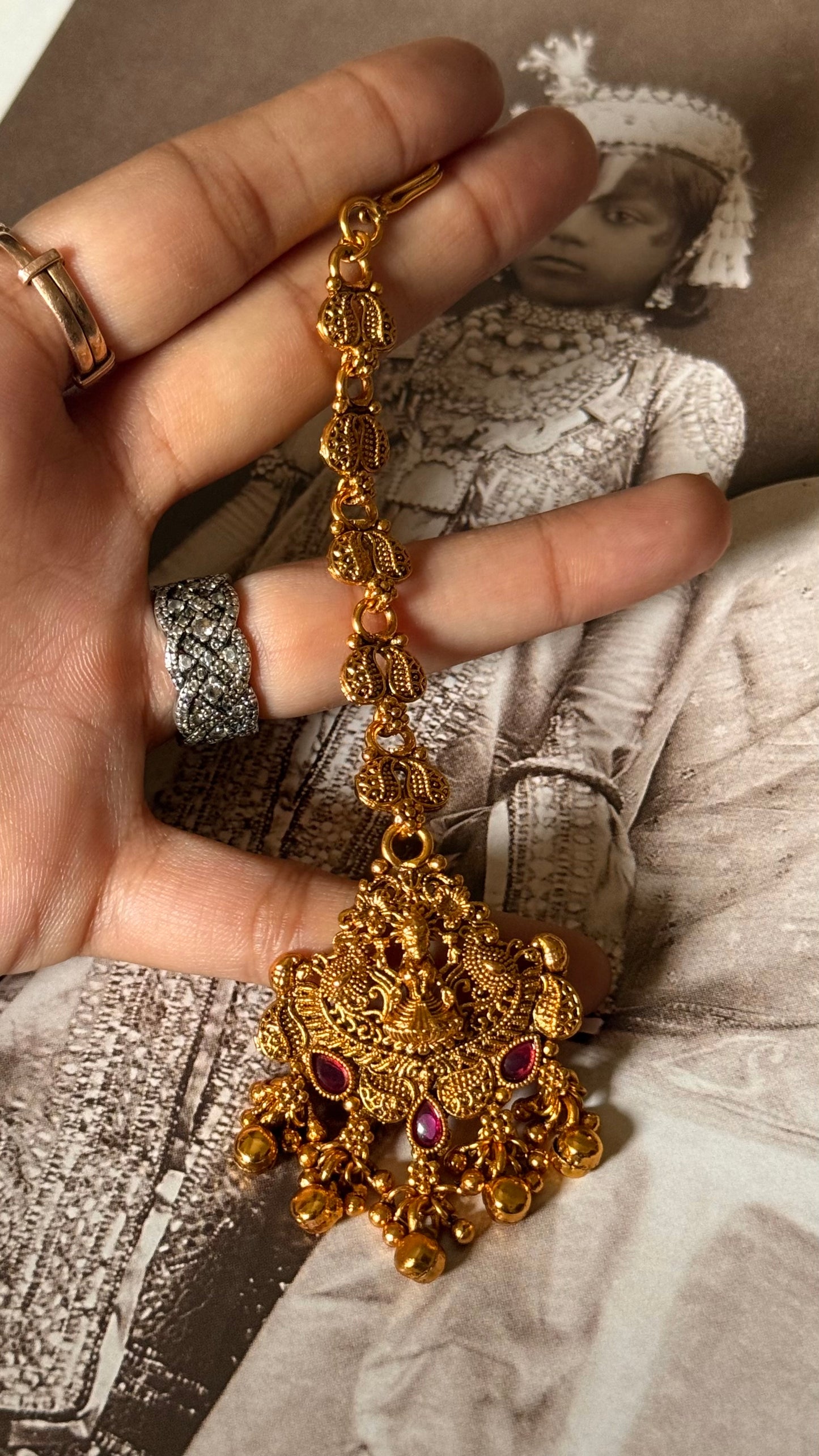Goddess laxmi rani pink maangtika