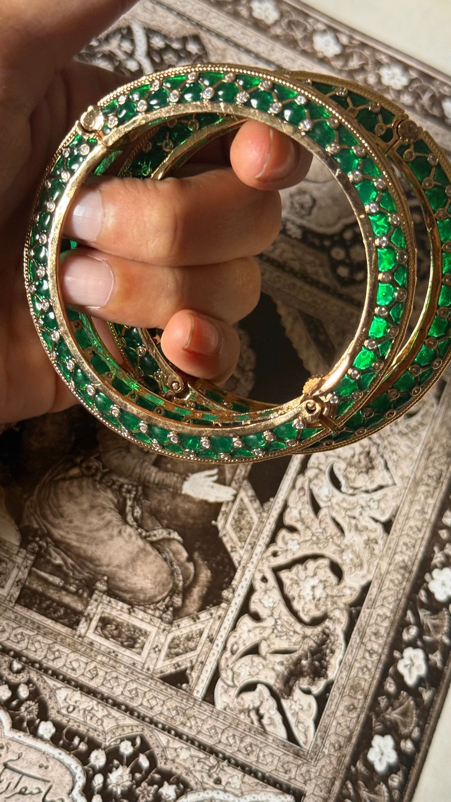 Moissanite & emerald katdana openable bangle