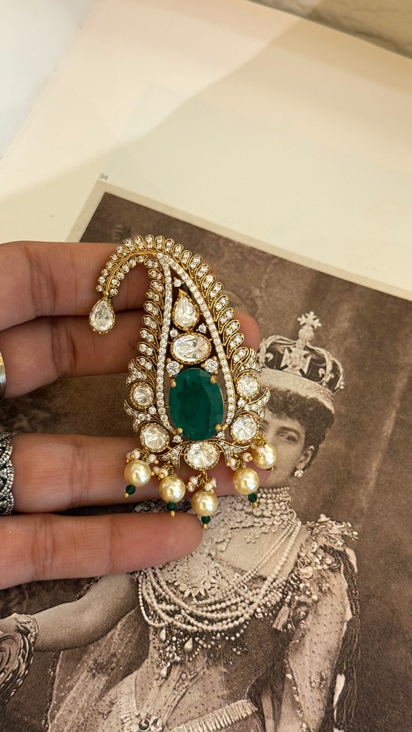 Emerald doublet moissanite kalgi