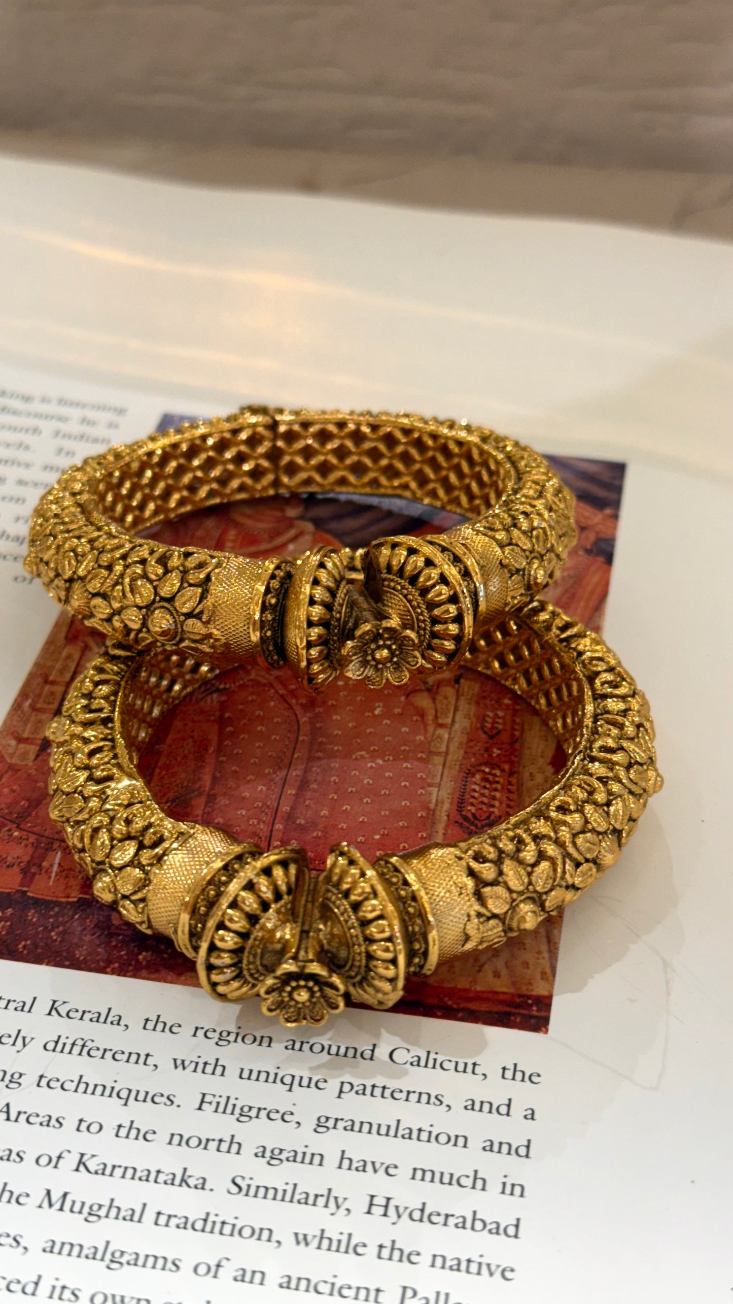 Floral nakashi bangles (Polish - Gold)
