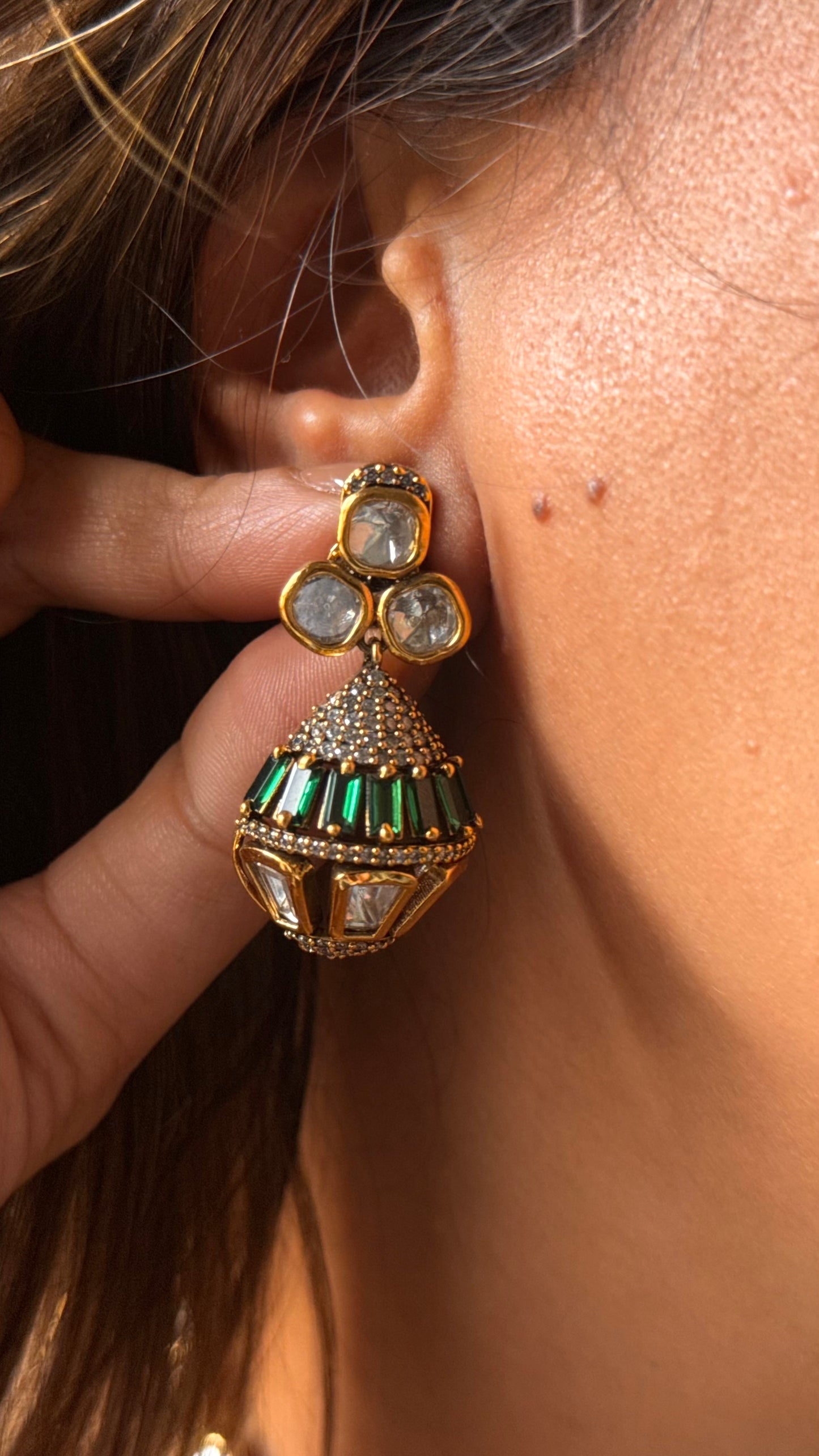 Cocktail emerald pendant set