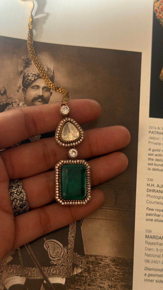 emerald uncut polki doublet stone  maangtika