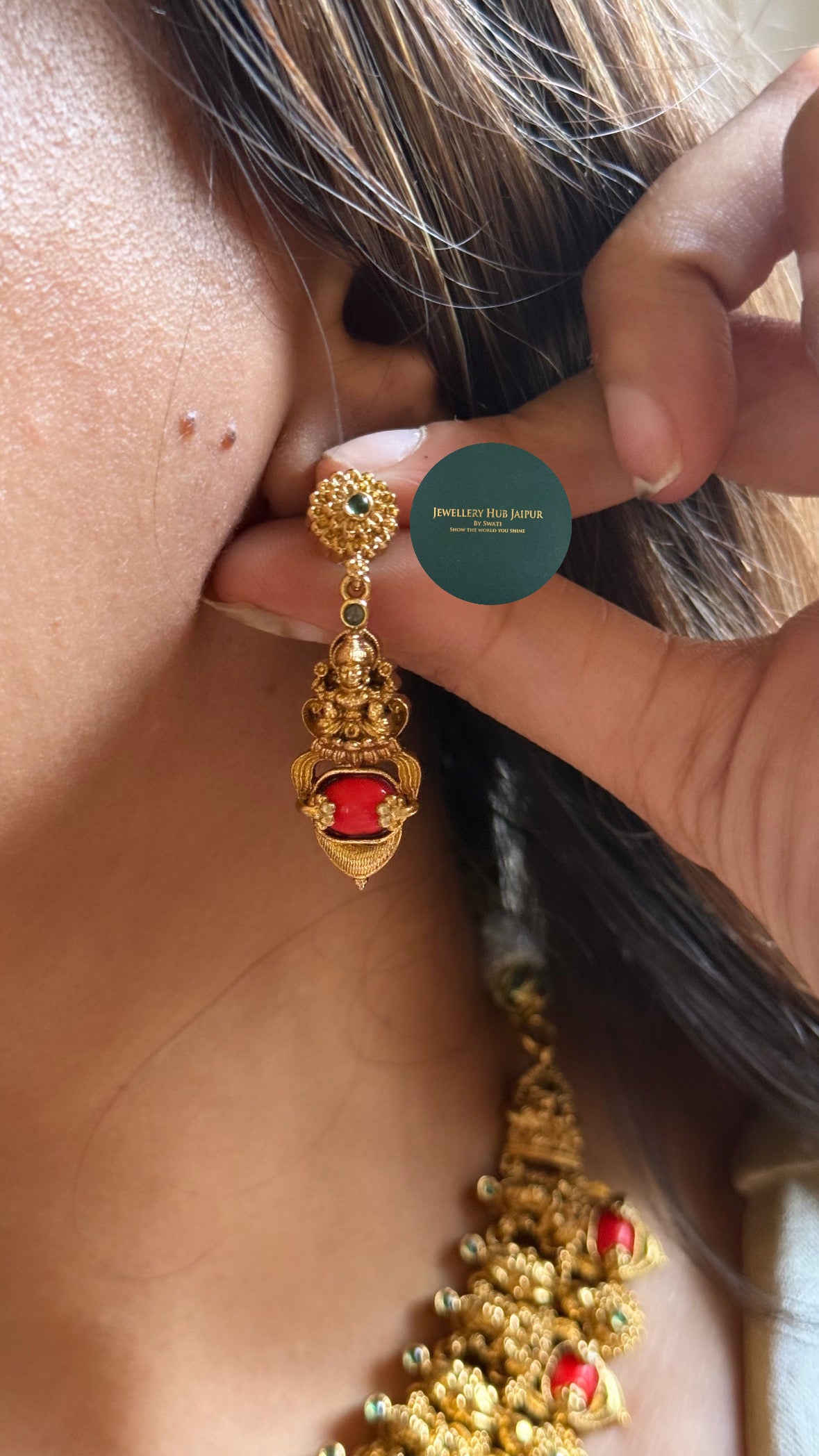 Goddess laxmi minimal potta red temple set