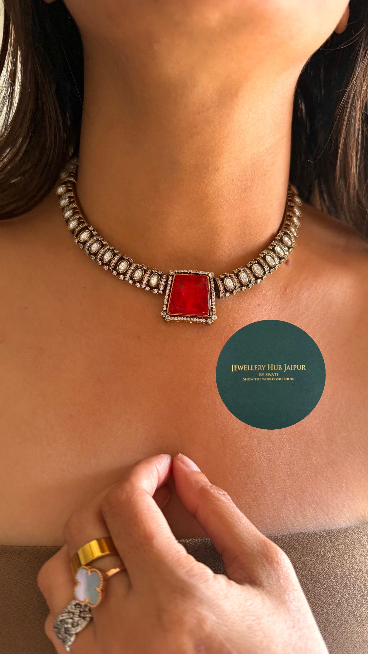 Red pota victorian necklace