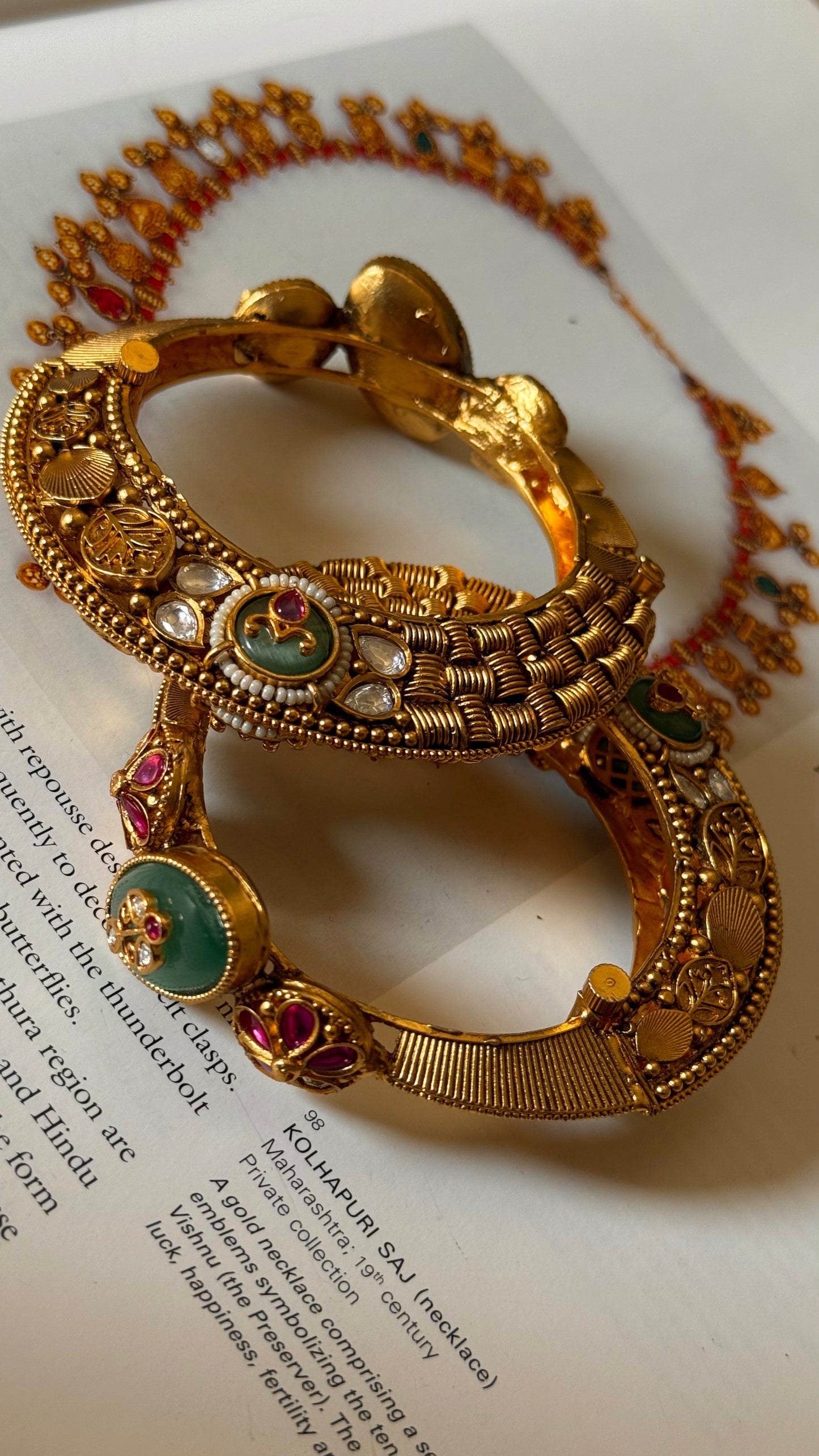 Mint inlay & rani floral bangdi