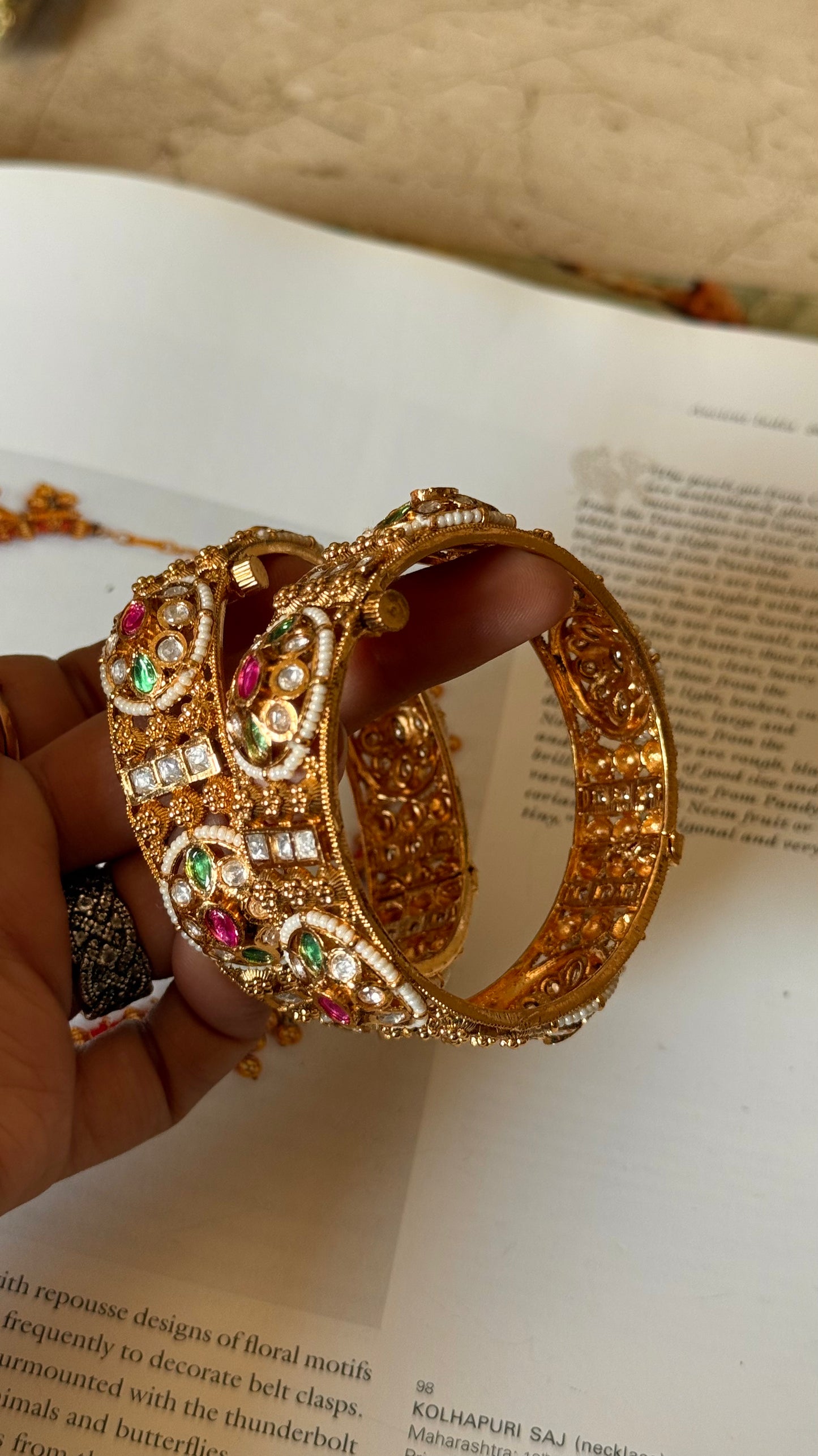 Heritage rajwadi ruby emerald bangdi