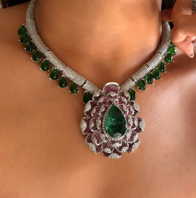 Cocktail Emerald & Cz diamond bridal Asia necklace set