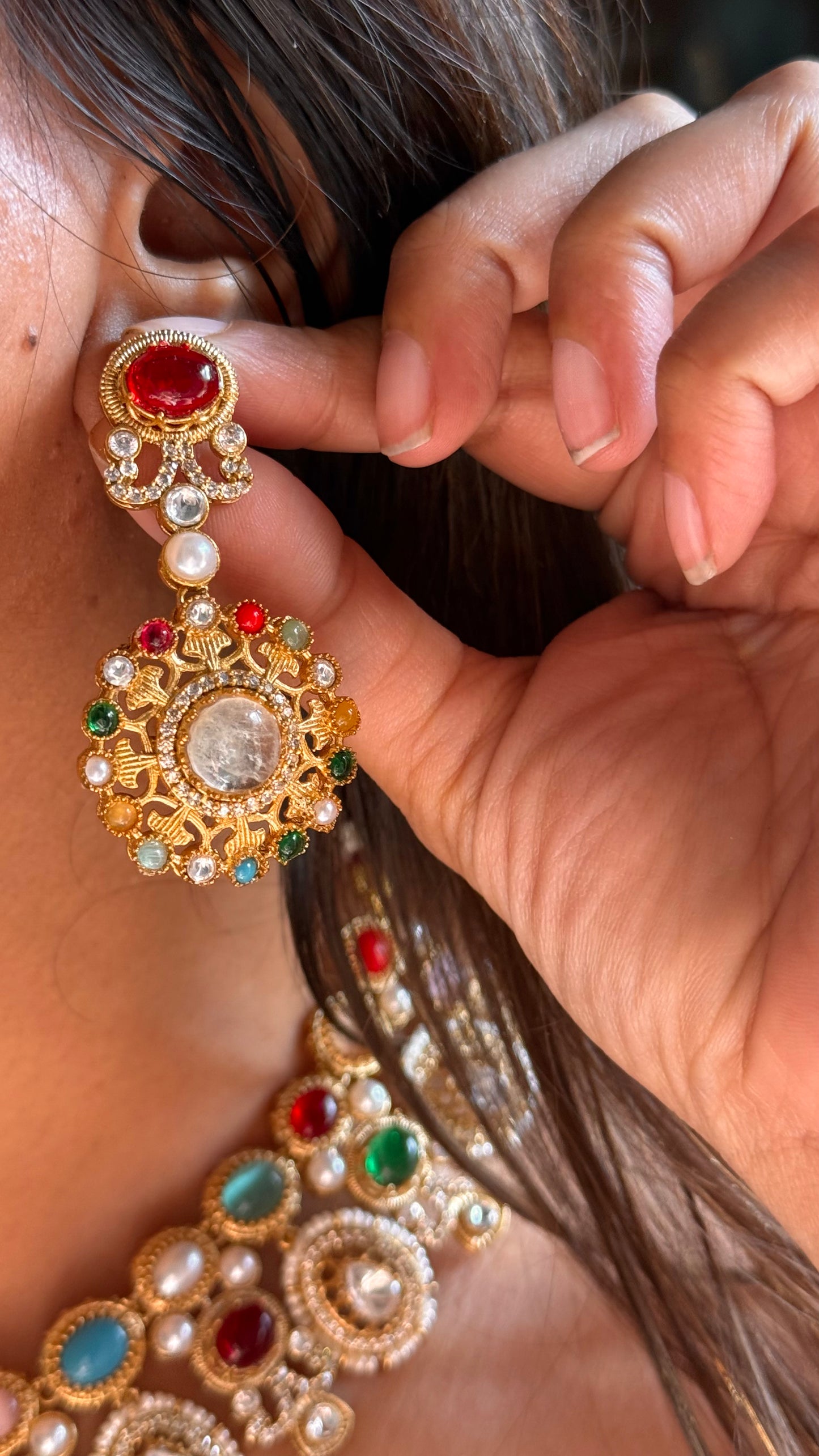 Navratna firoza & white pendant choker set