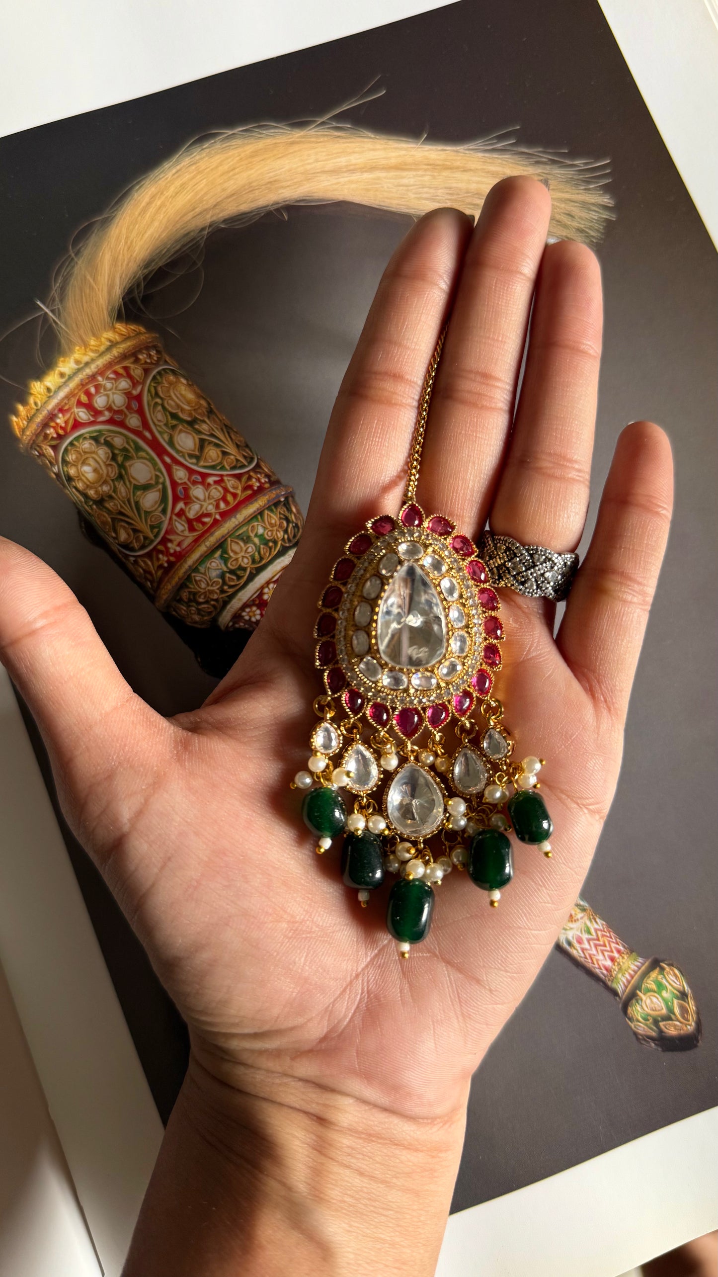 Rani pink & emerald maangtika