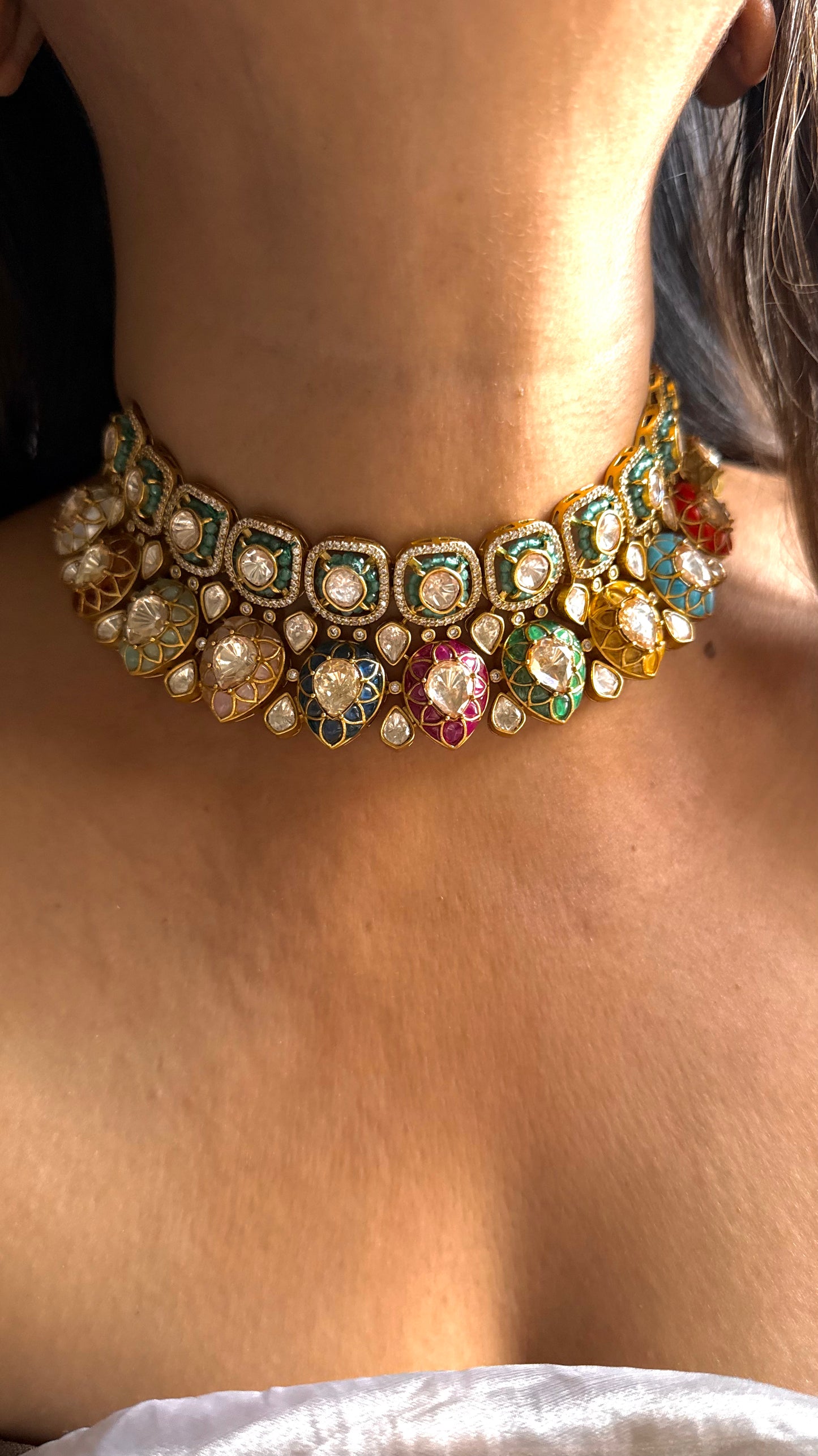 Munlticoloured Lv shade Polki Choker Necklace