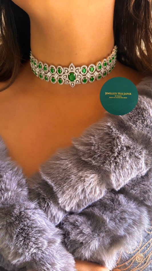 Emerald diamond choker