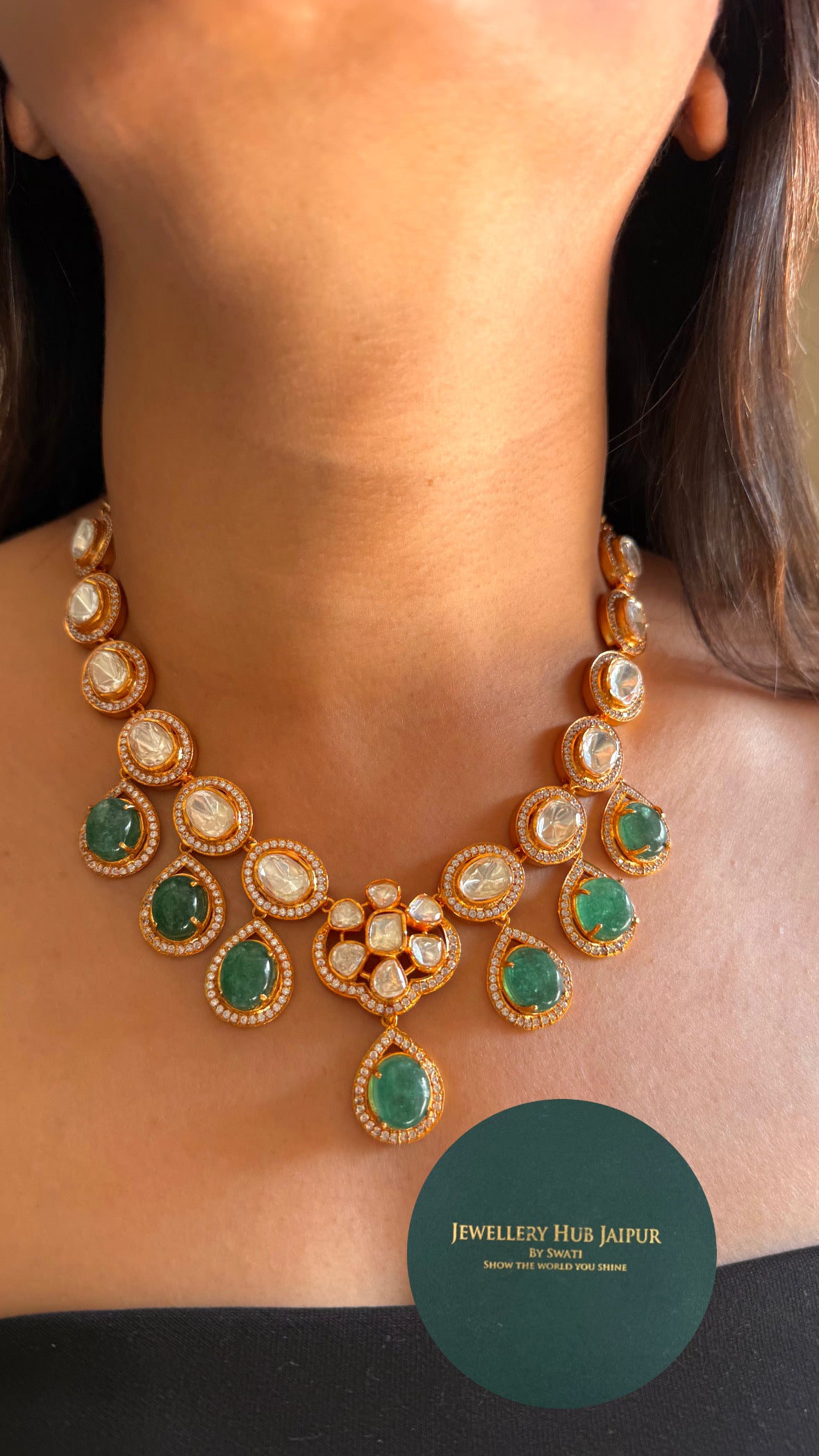 Emerald peeli polki Lv floral gold necklace