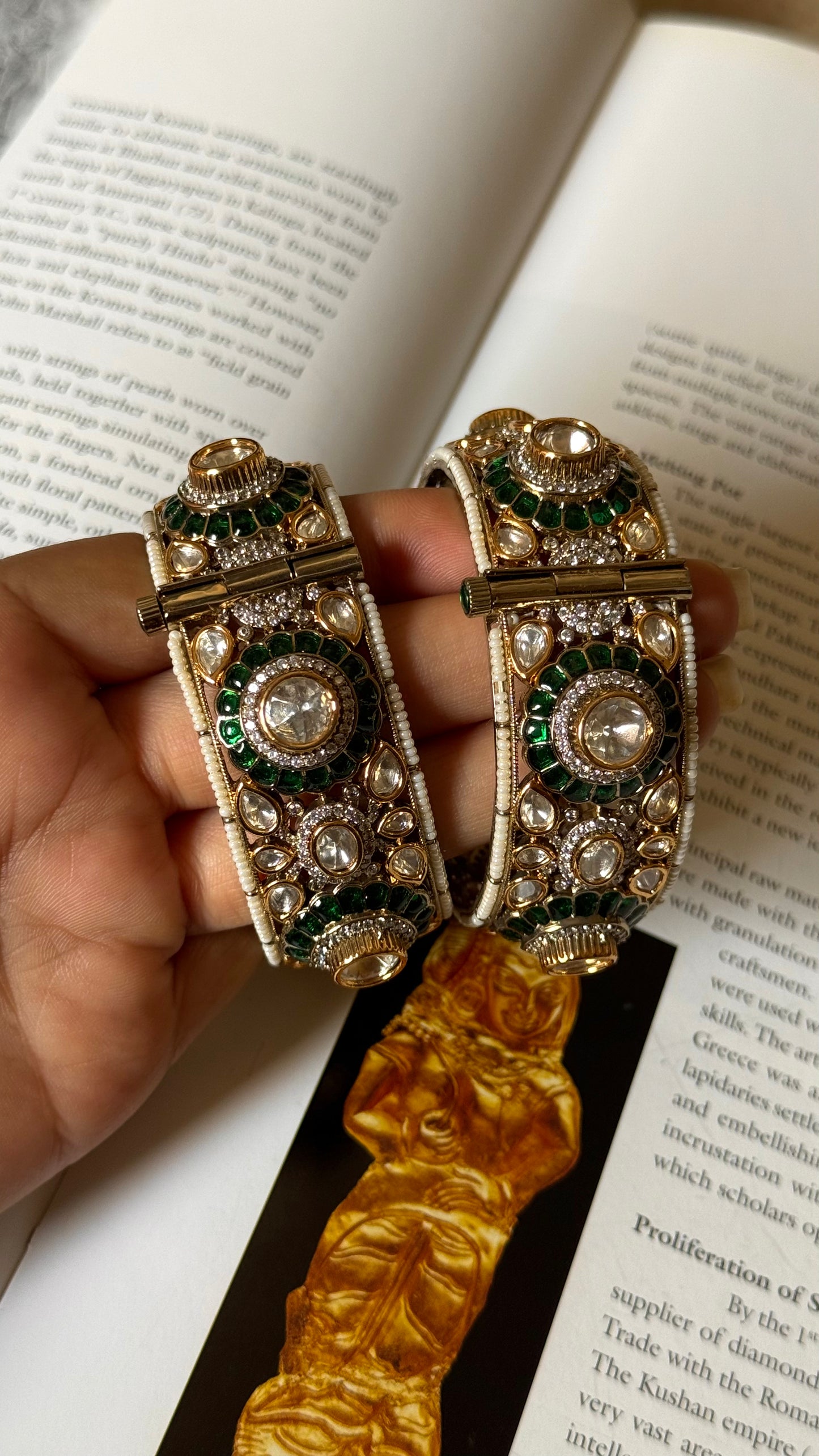 Emerald floral moissanite polki openable bangle