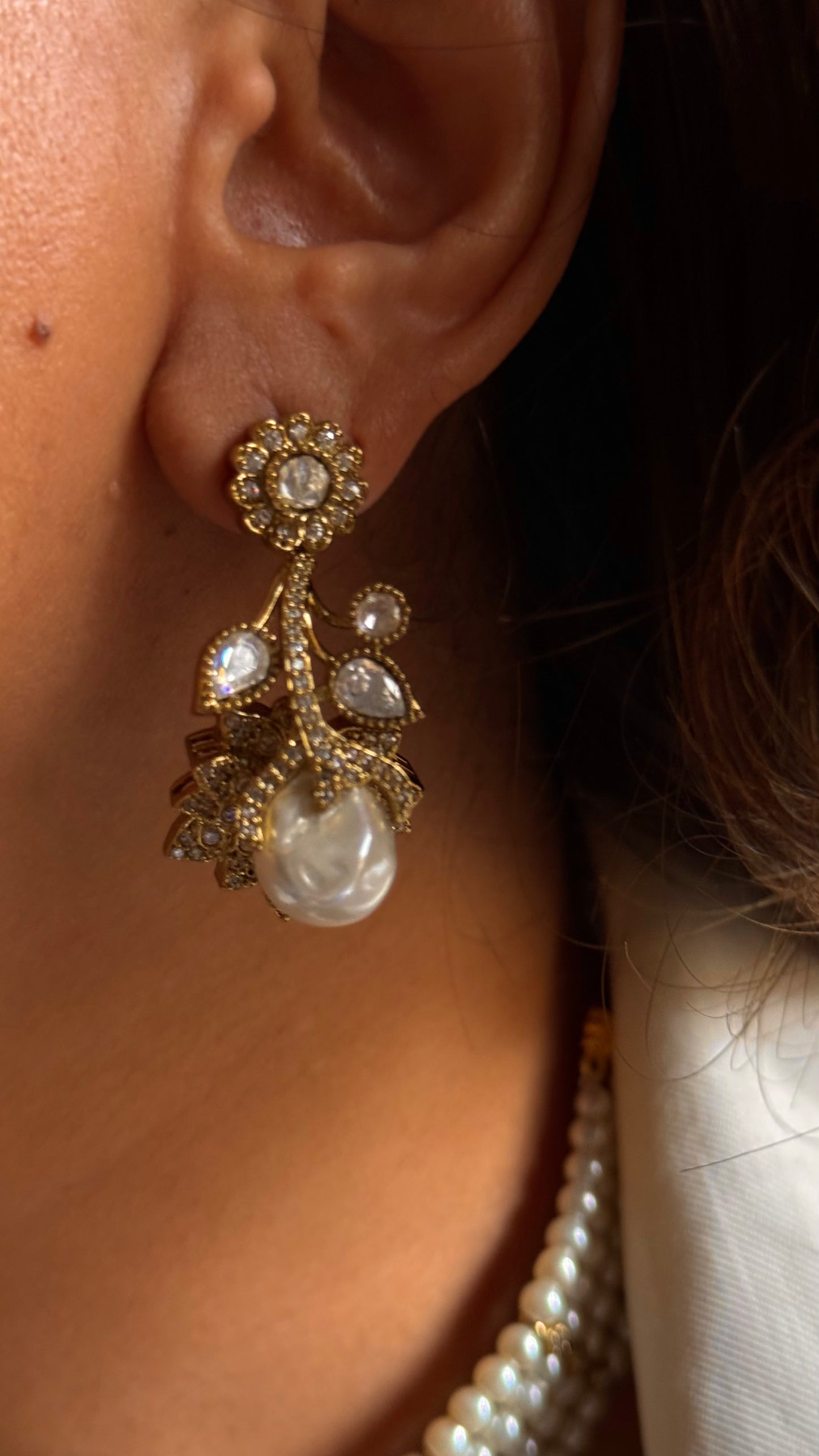 Pearl detailing contemporary Necklace