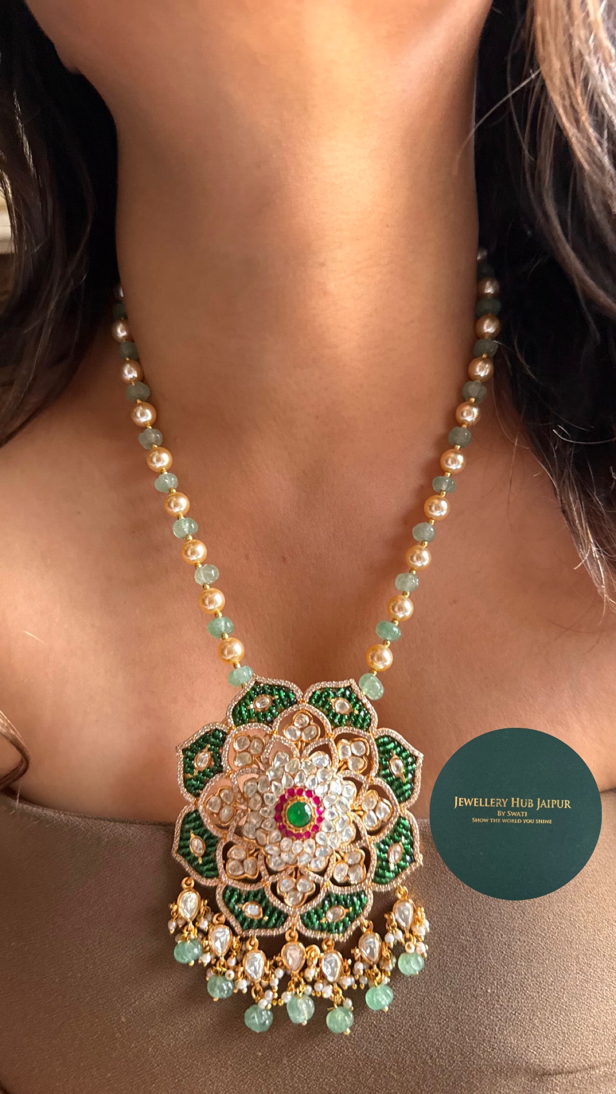 Emerald & ruby moissanite floral pattern pendant set