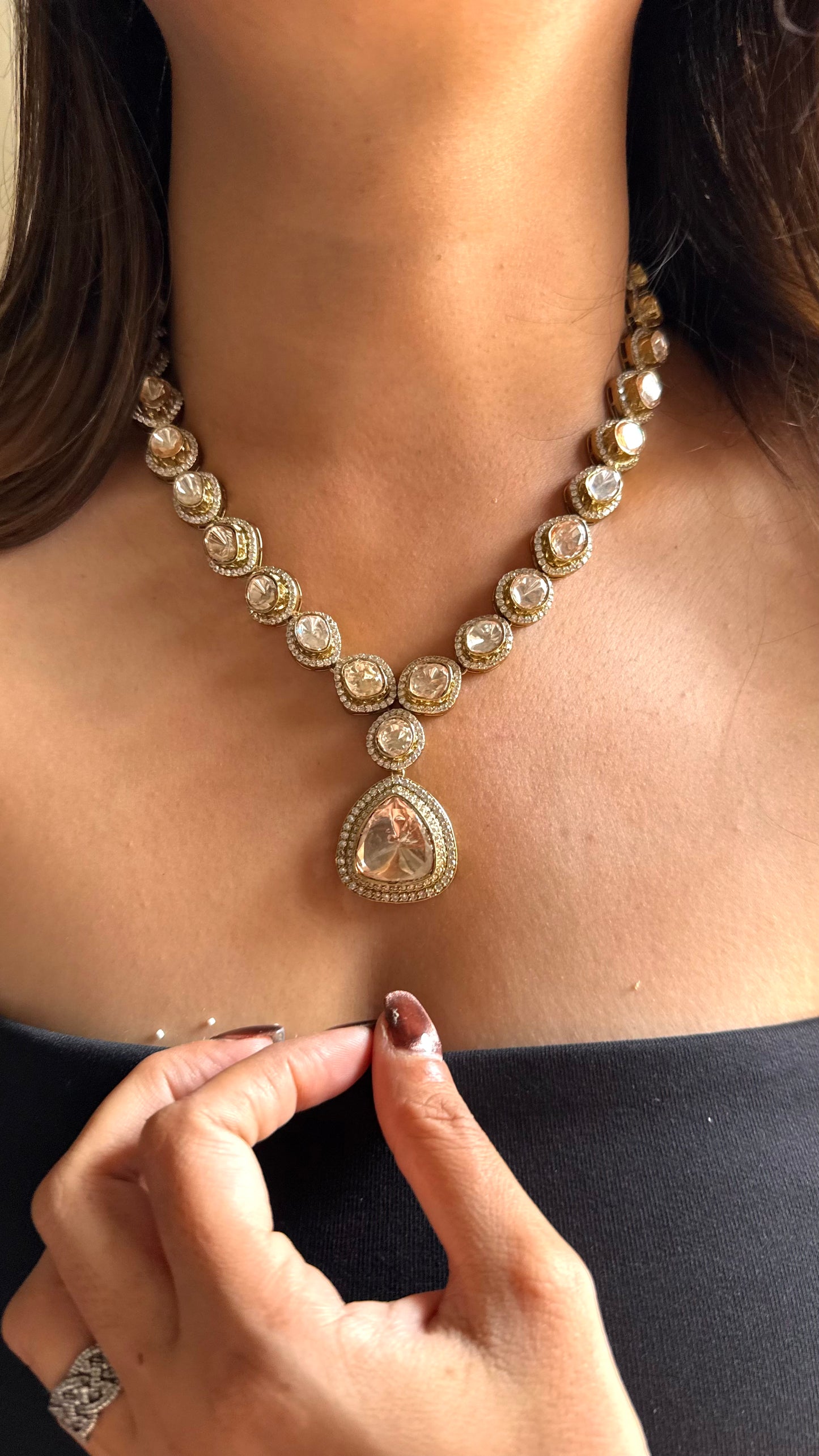 Nirali Moissanite uncut polki single line collar necklace