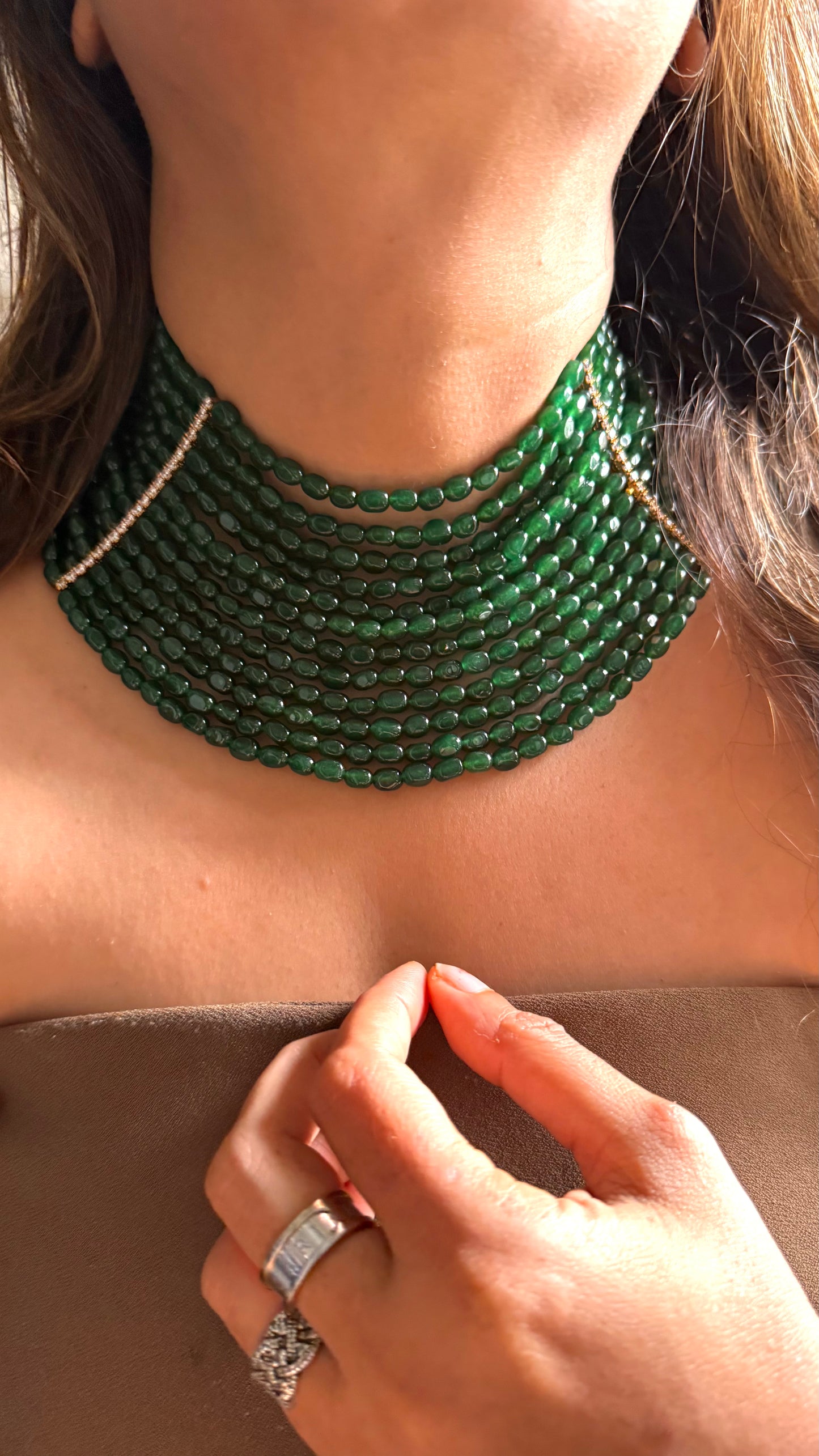 Emerald string statement choker