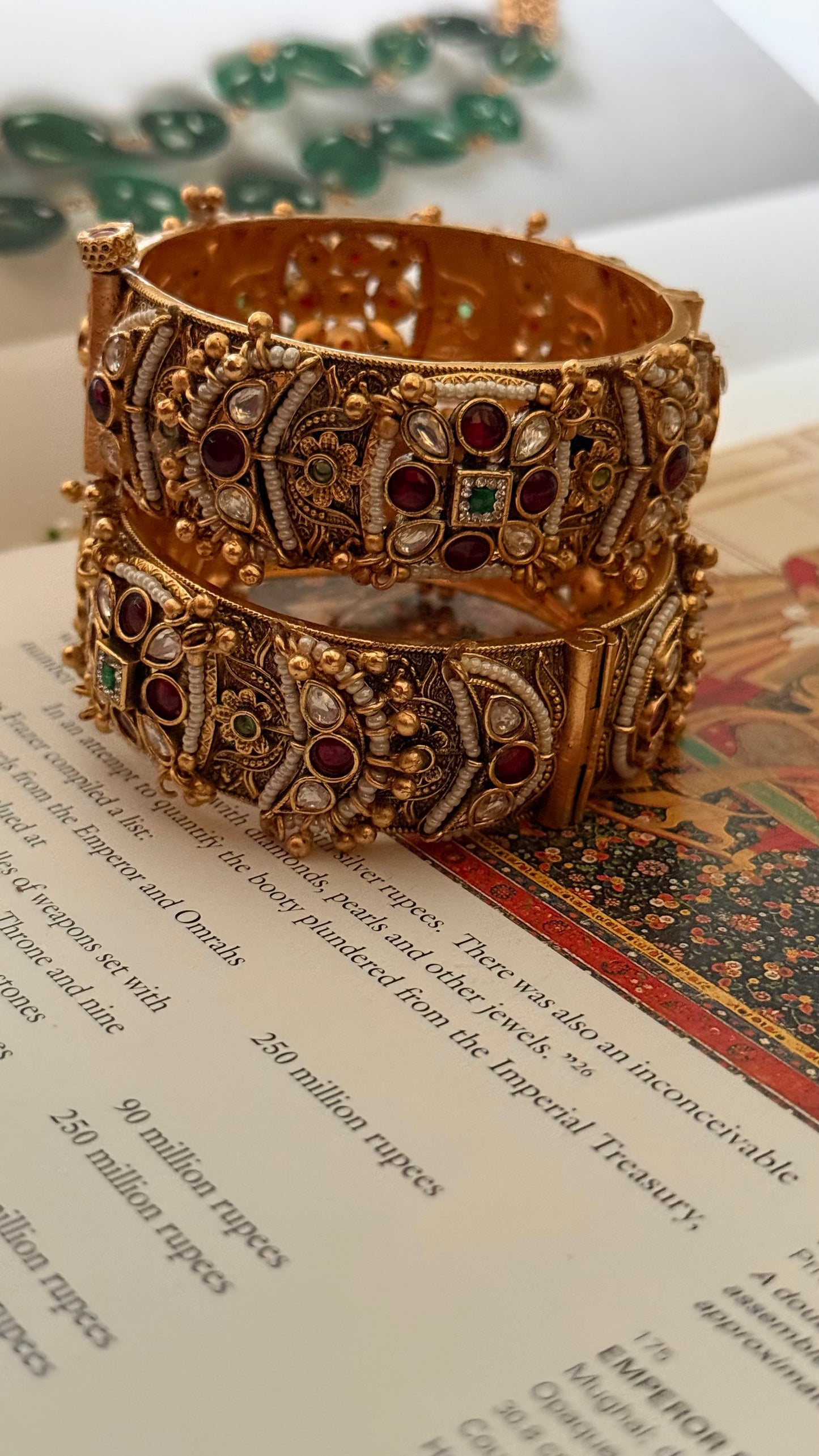 Rani pink & emerald rajwada openable bangle
