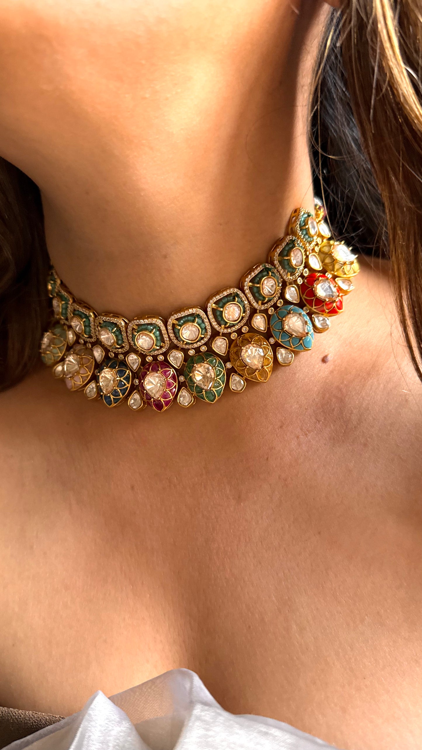Munlticoloured Lv shade Polki Choker Necklace