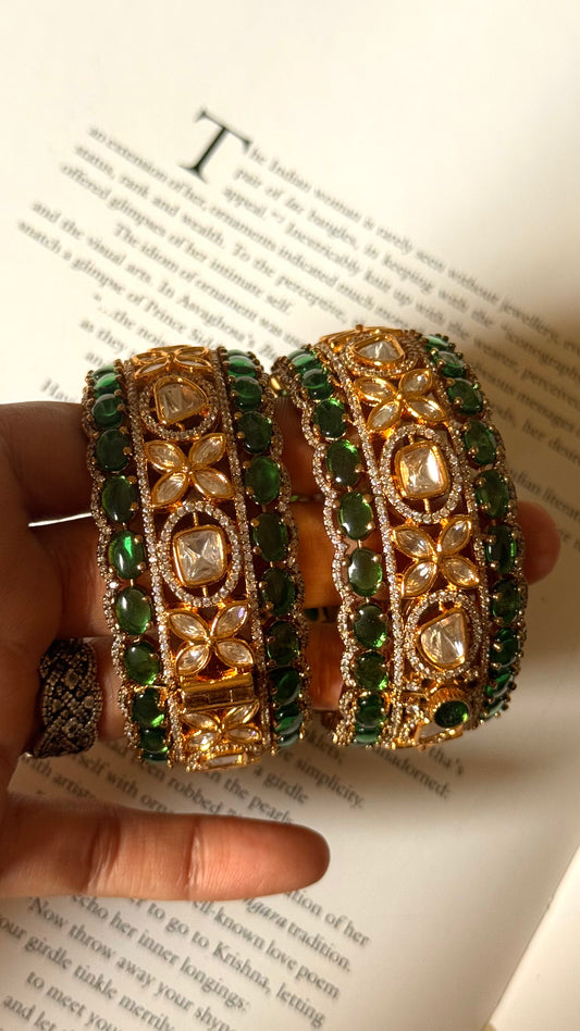 Emerald doublet Moissanite openable bangle