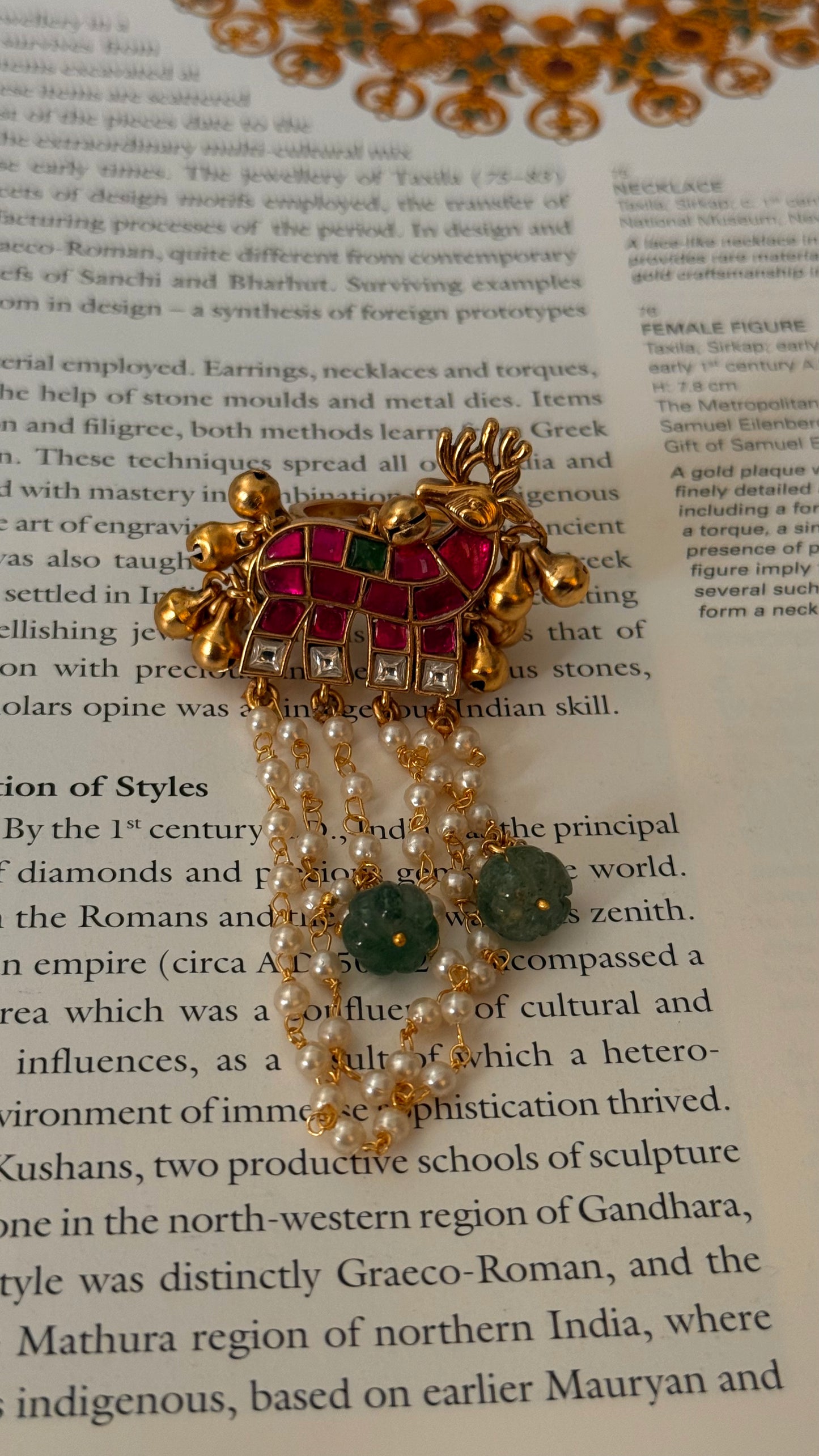 Deer motif paachi kundan heritage ring