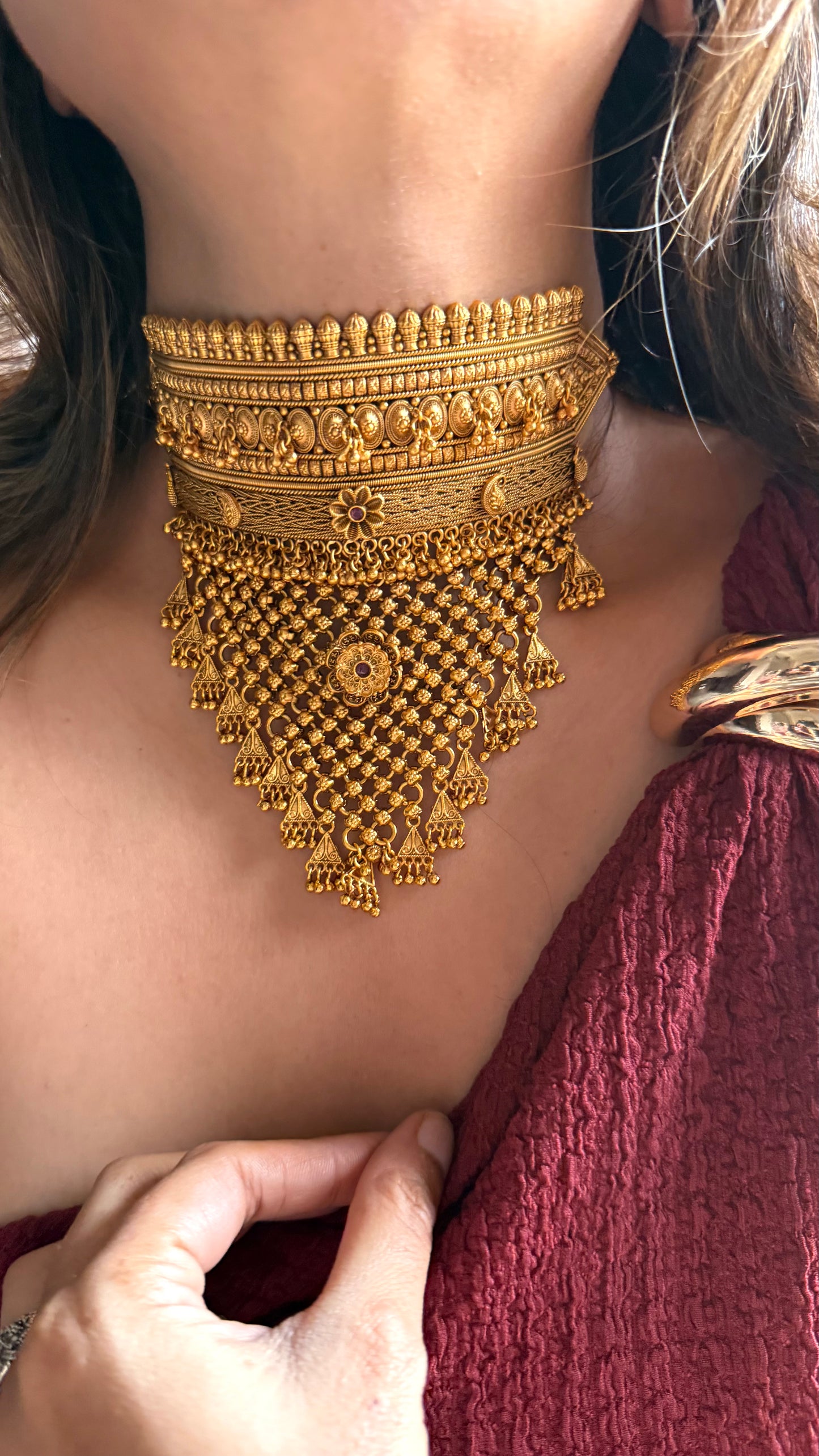 Rajwada Aad with gold nakshi