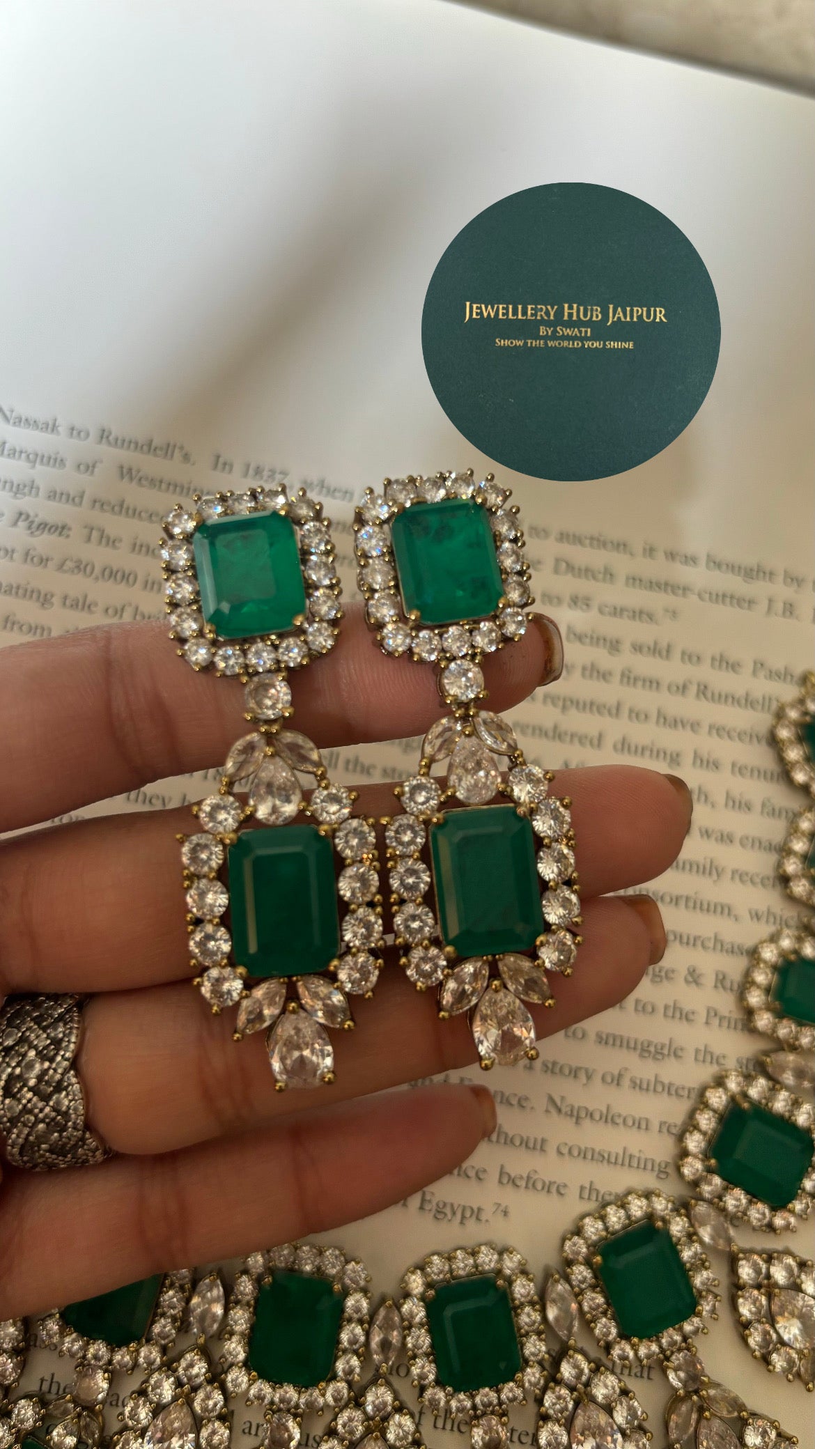 Emir Emerald diamond heritage collar necklace