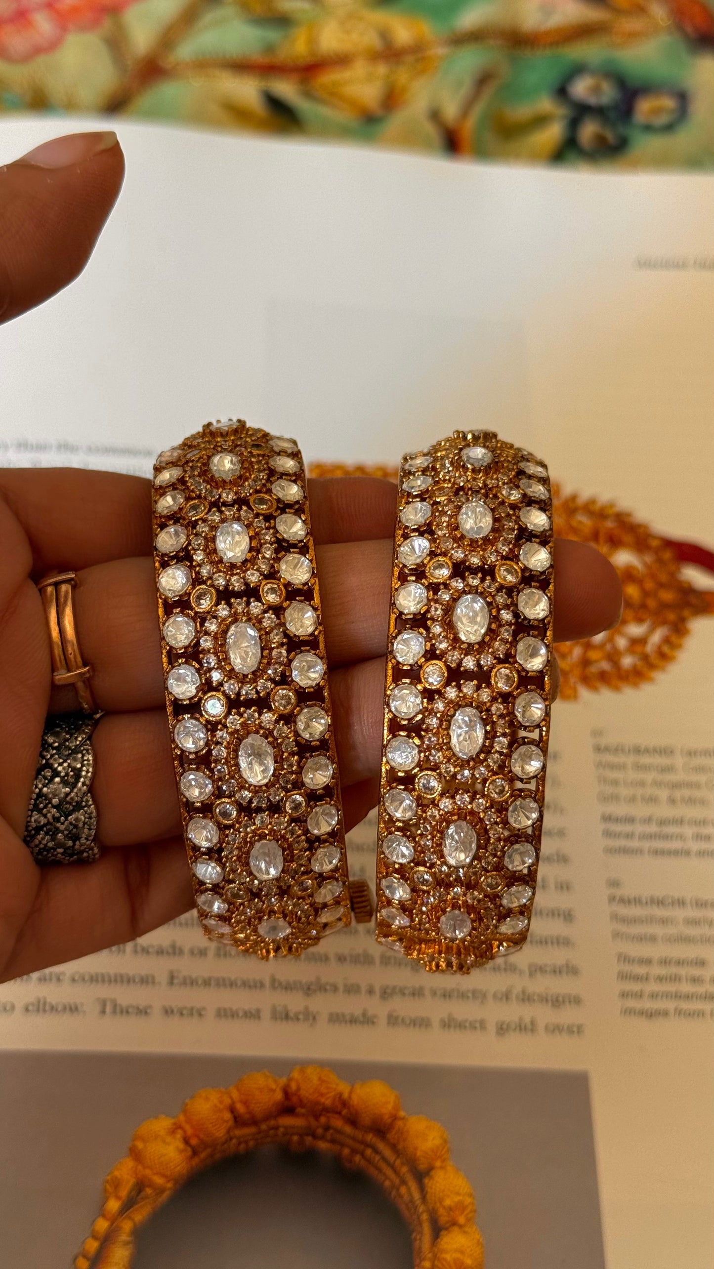 Victorian gold oval polki bangled