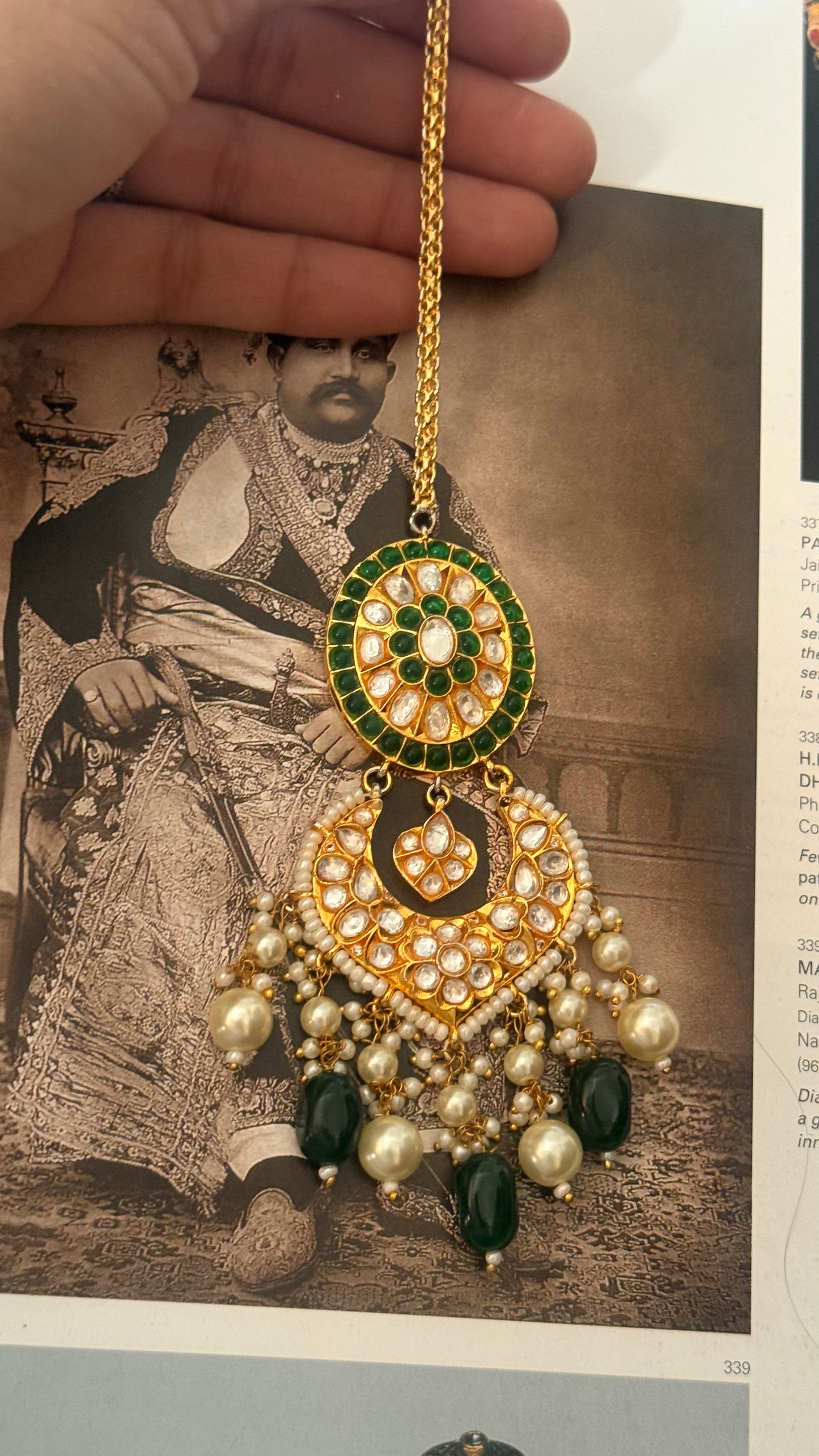 Emerald gold heritage mangtika